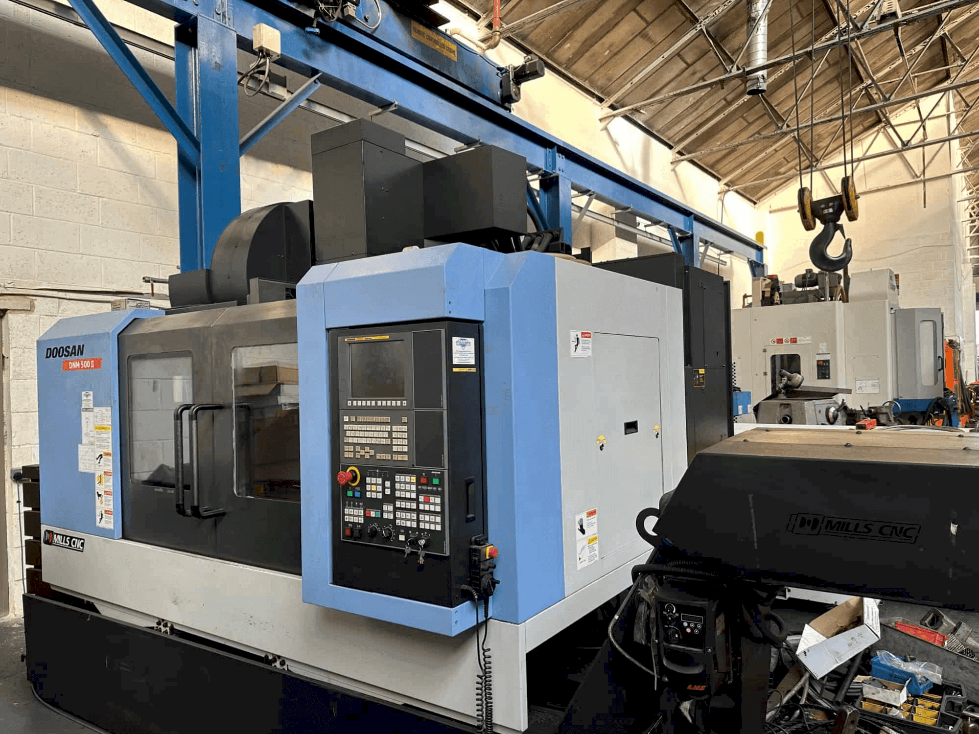 Koneen DOOSAN DNM 500 II etunäkymä