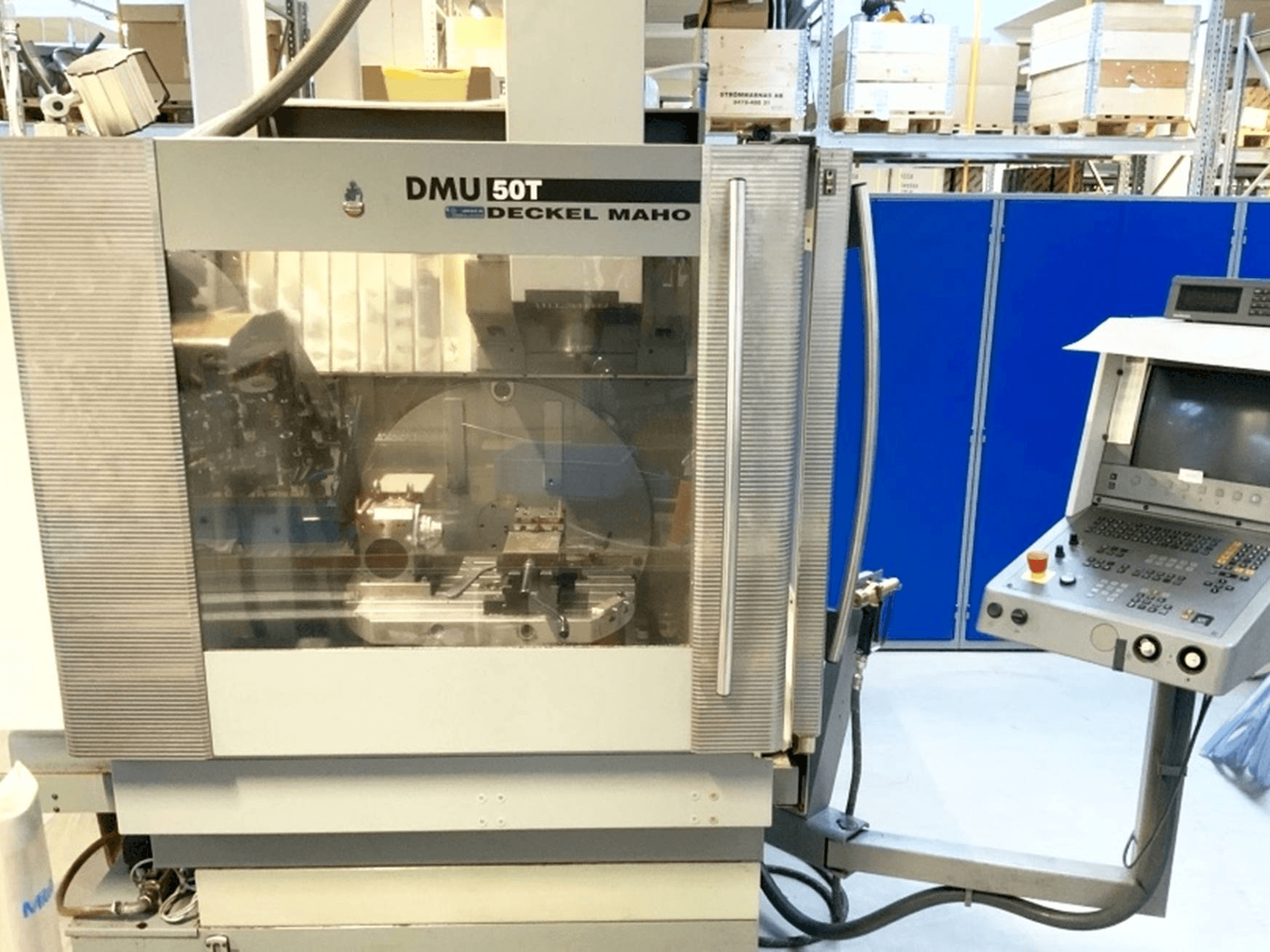 Koneen DECKEL MAHO DMU 50T etunäkymä