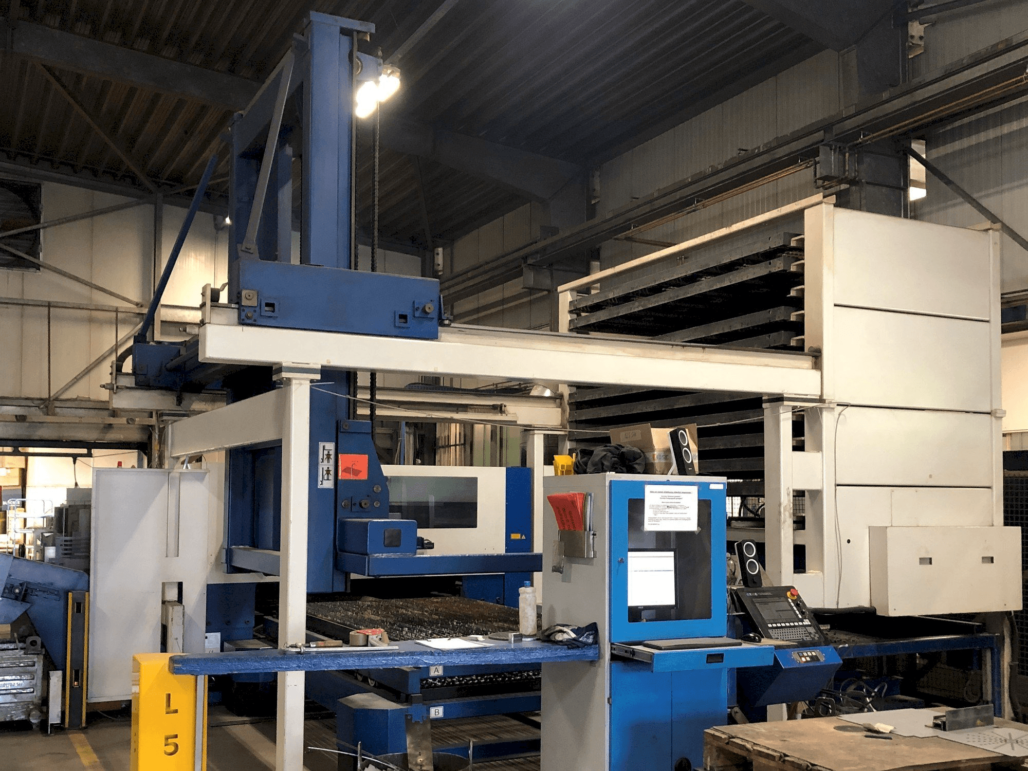 Koneen Trumpf Trumatic L3050 etunäkymä