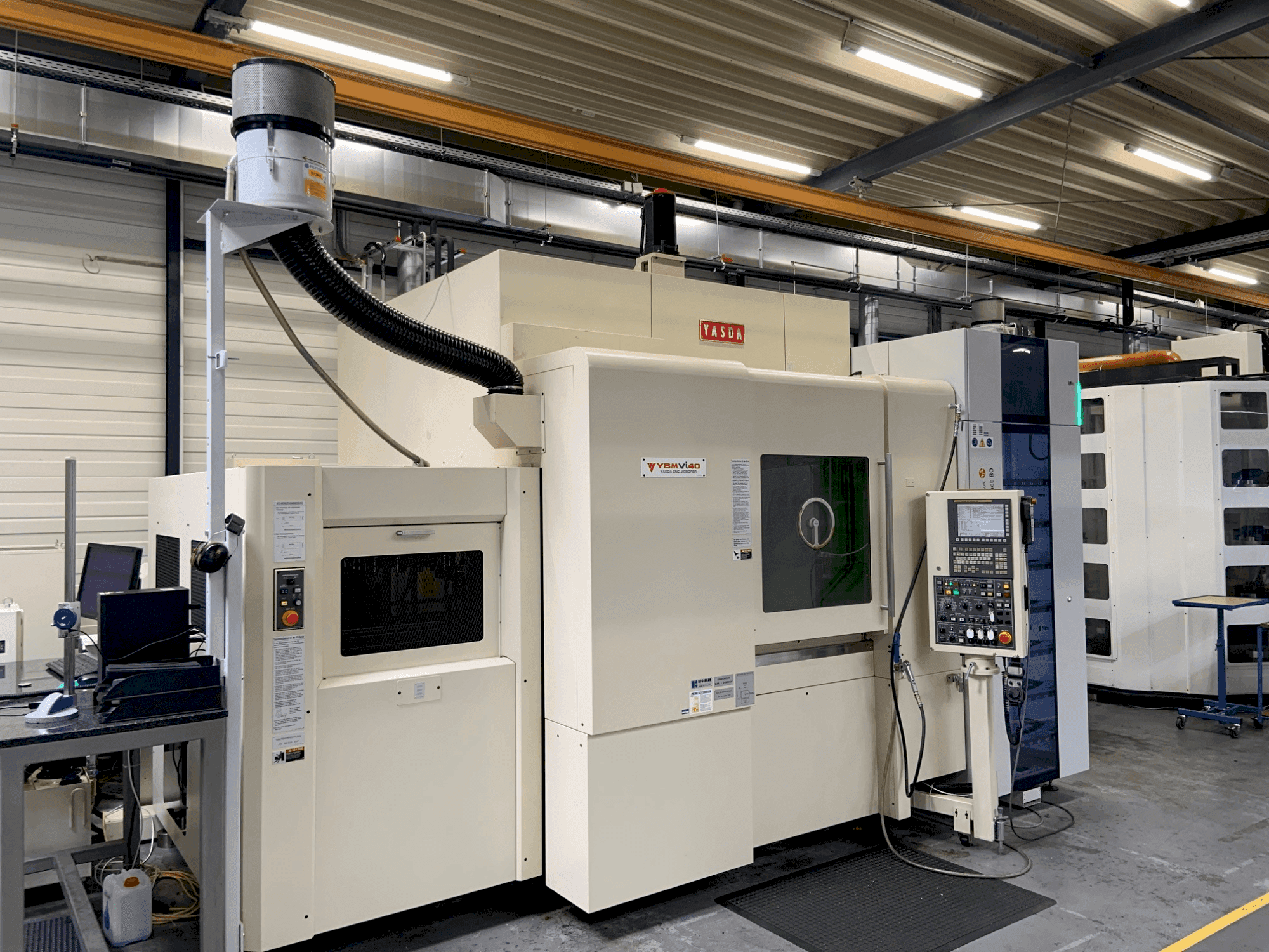 Koneen YASDA YBM Vi40 etunäkymä