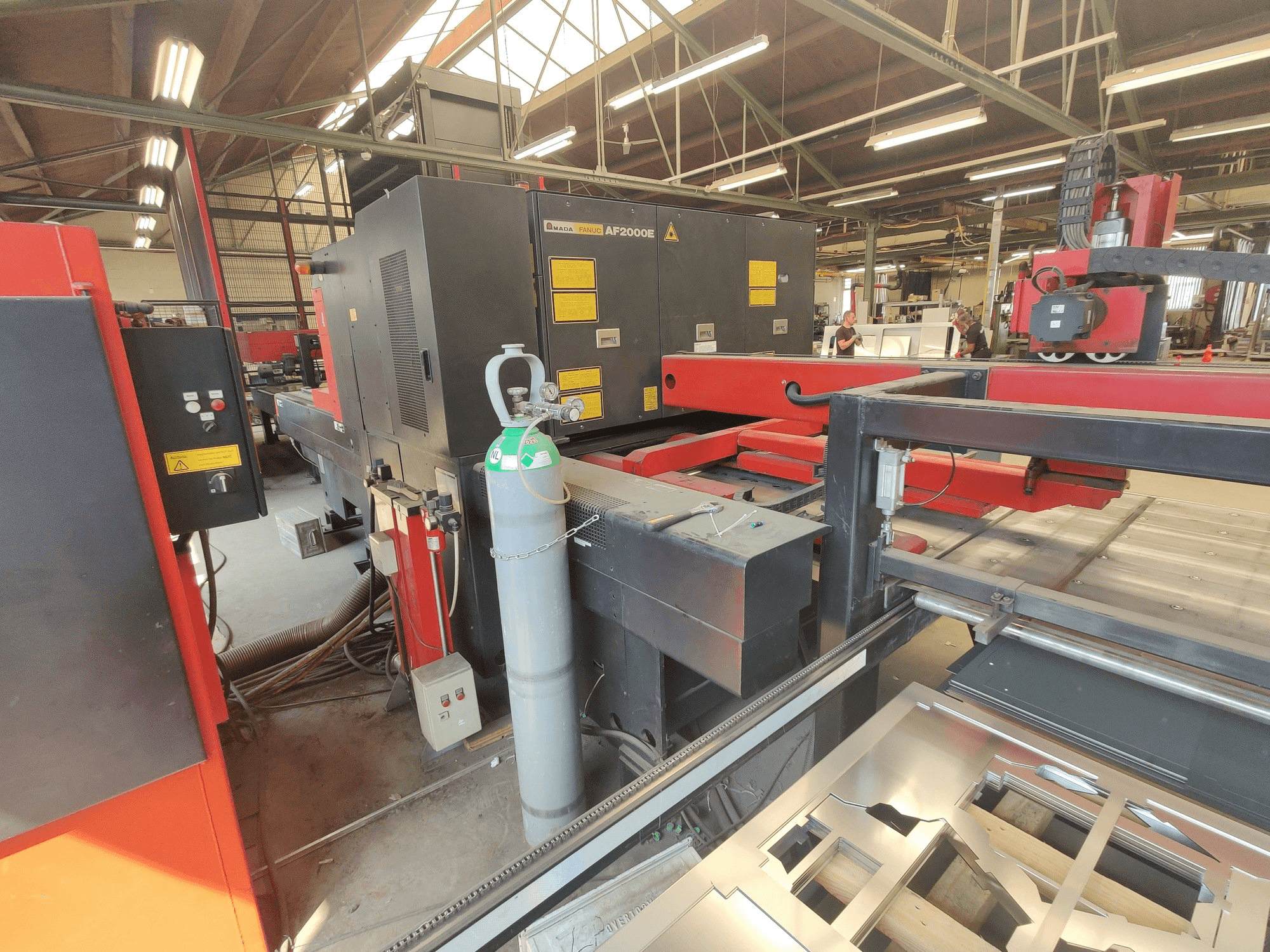 Koneen AMADA LC 2415 A3 etunäkymä