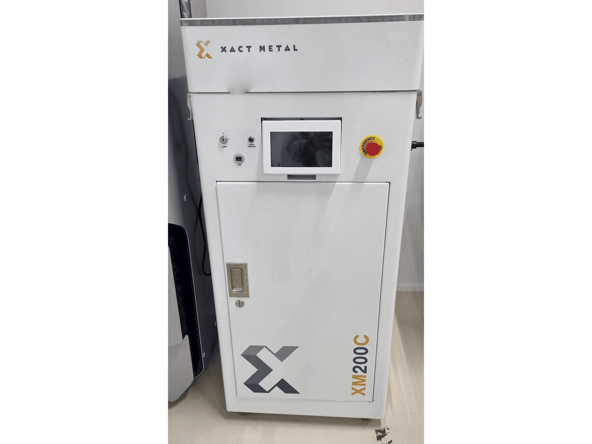 Koneen XACT METAL XM200C-E etunäkymä