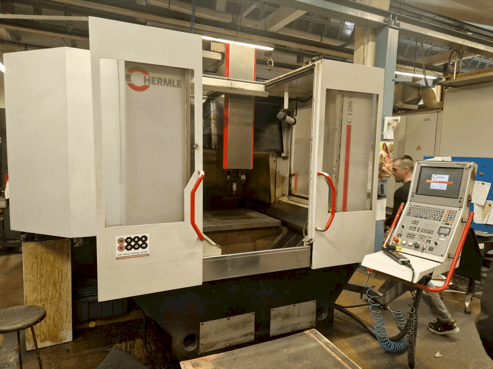 Koneen HERMLE C 1200 V etunäkymä