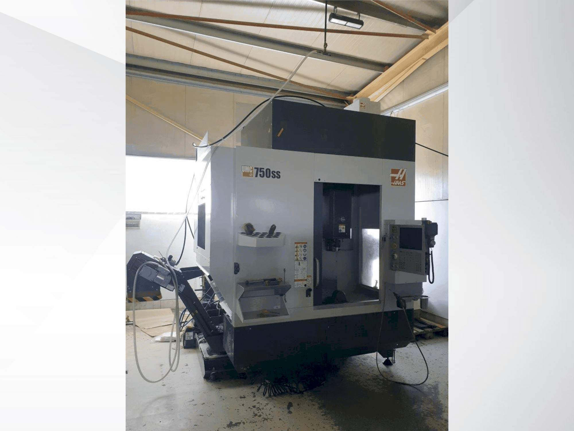 Koneen HAAS UMC-750SS etunäkymä