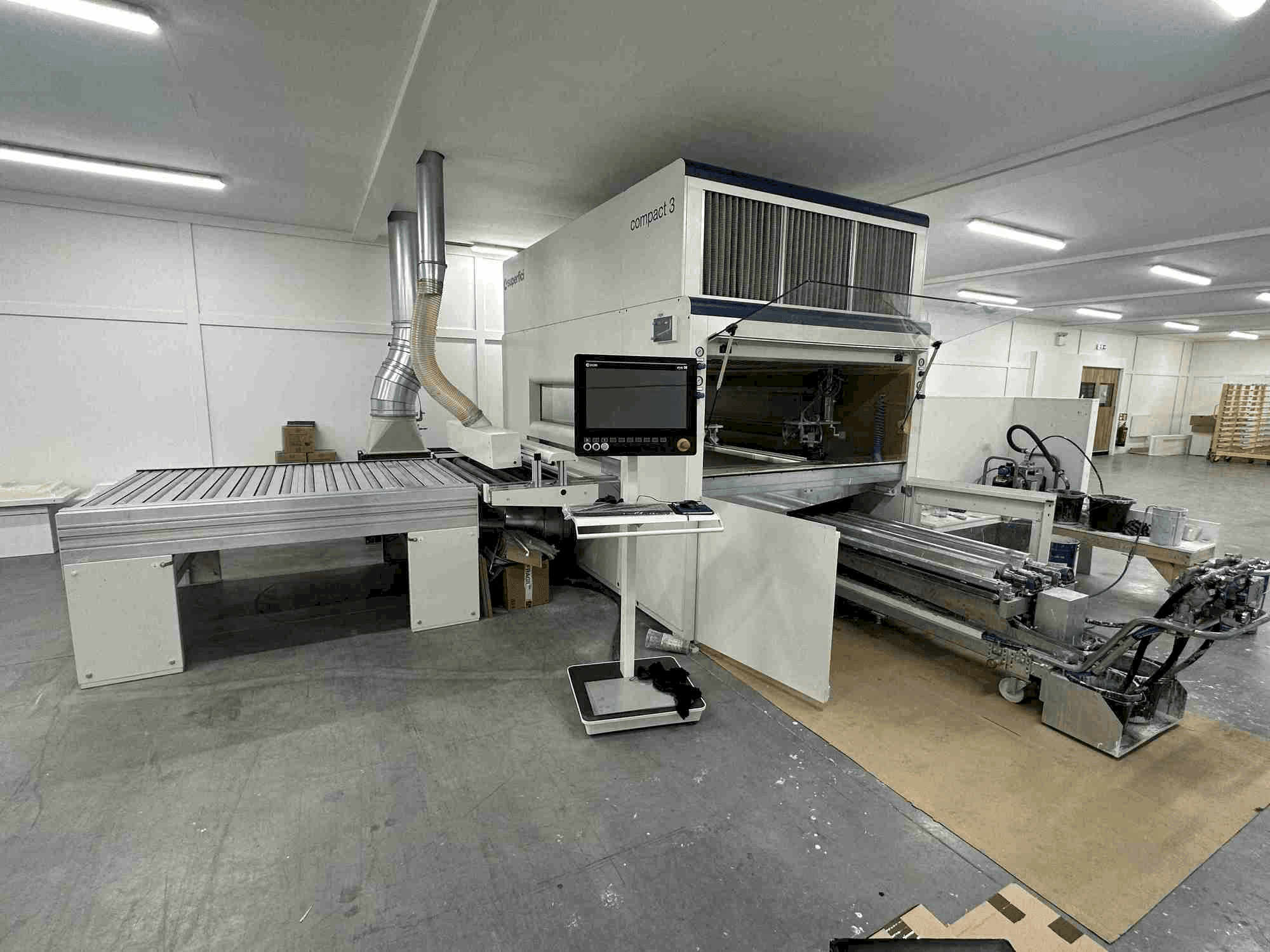 Koneen SUPERFICI Compact 3 R etunäkymä