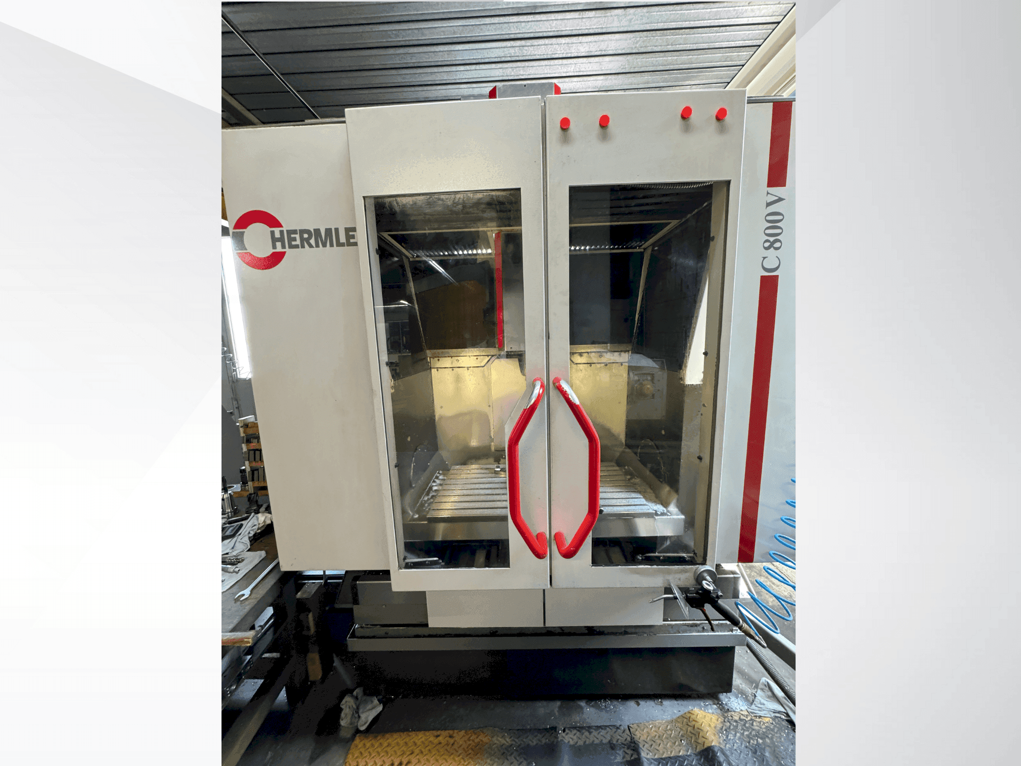 Koneen HERMLE C 800 V etunäkymä