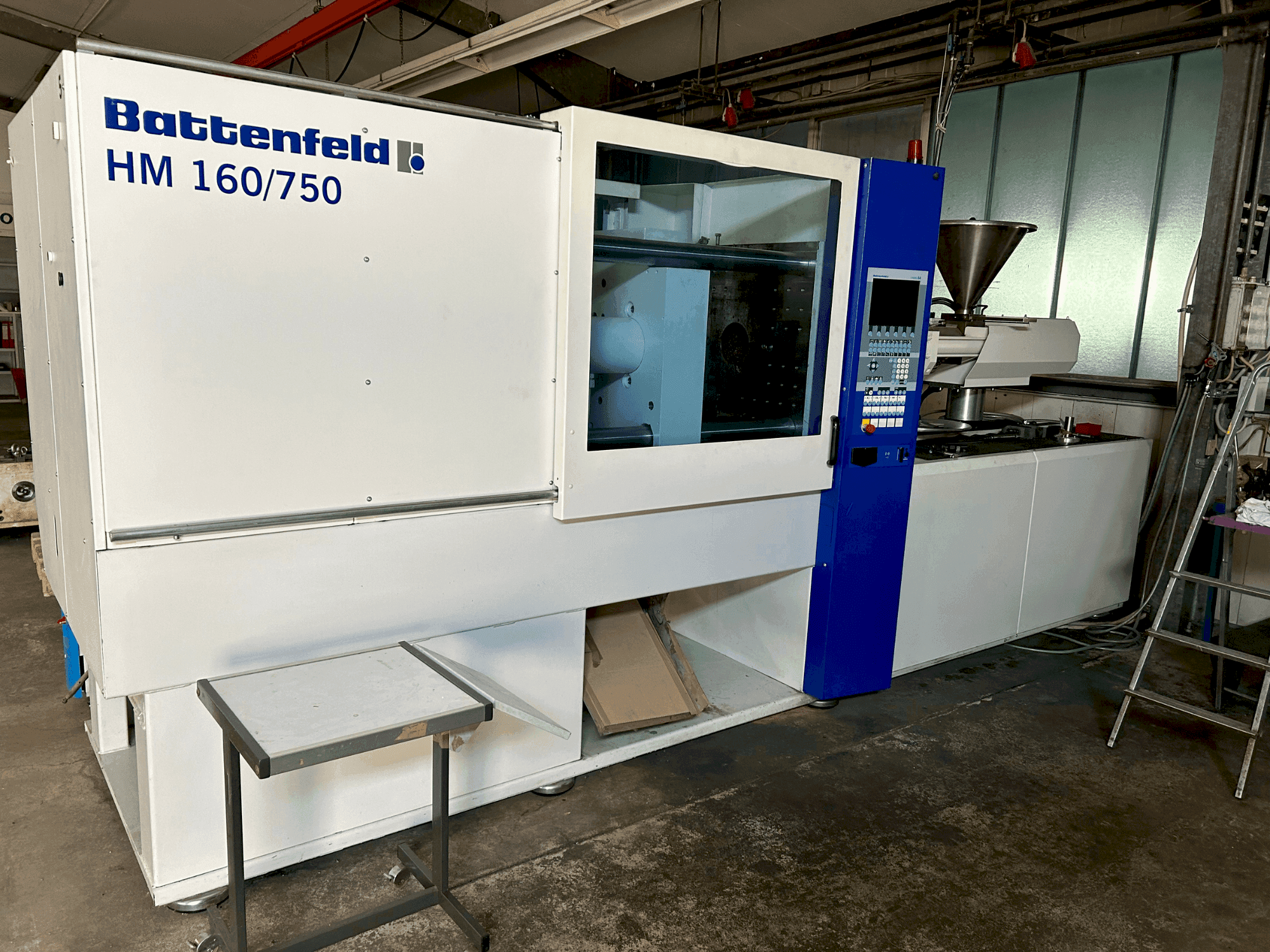 Koneen Battenfeld HM160/750E etunäkymä