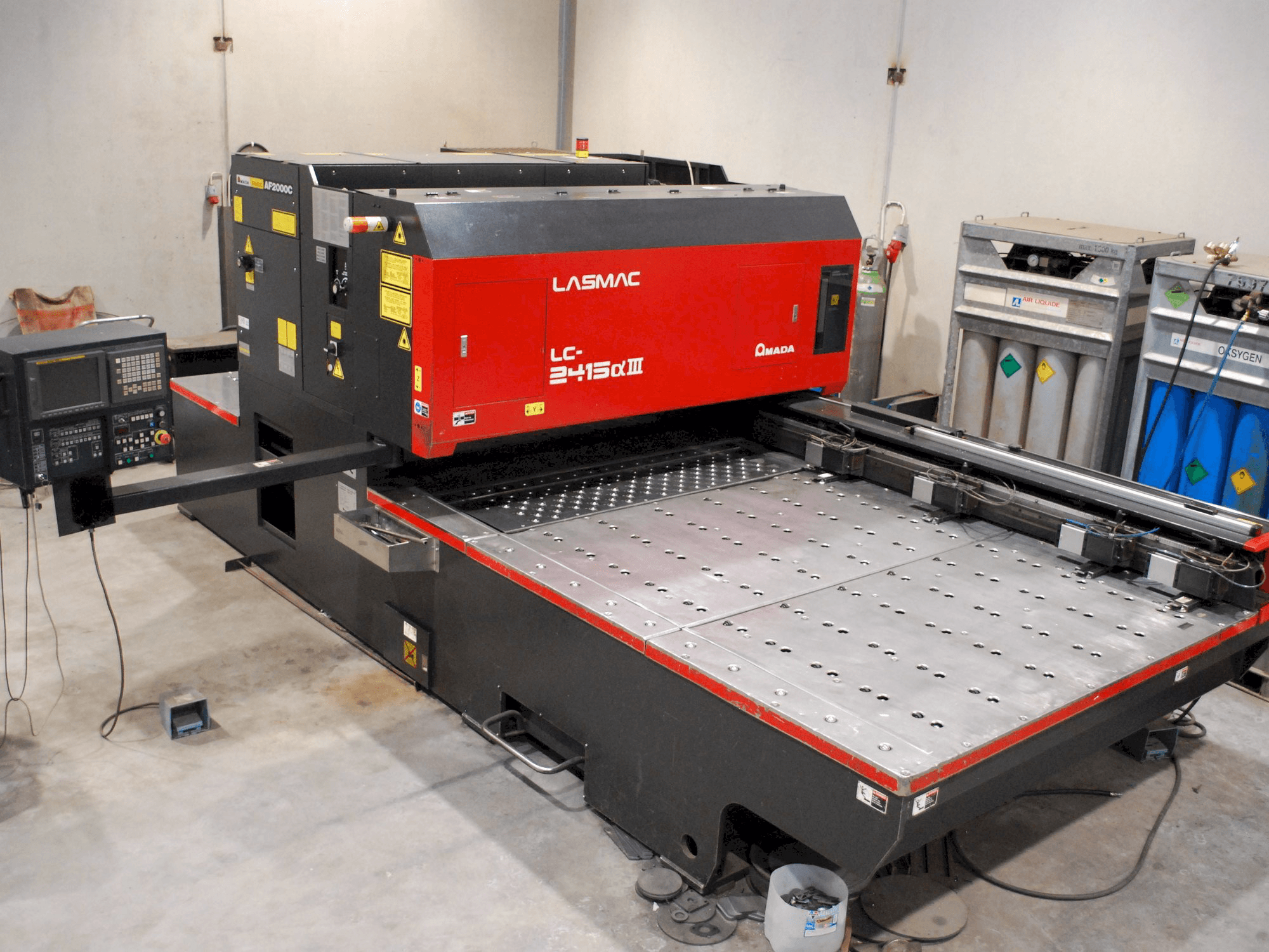 Koneen AMADA LC 2415 Alpha III etunäkymä