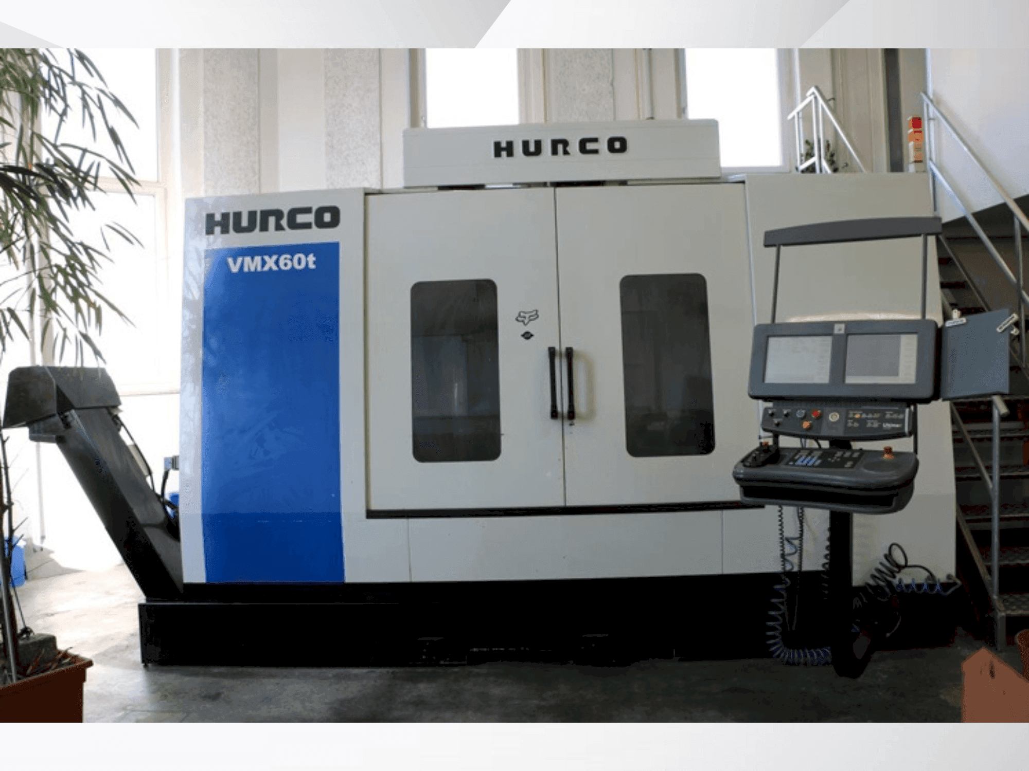 Koneen Hurco VMX60/40T etunäkymä