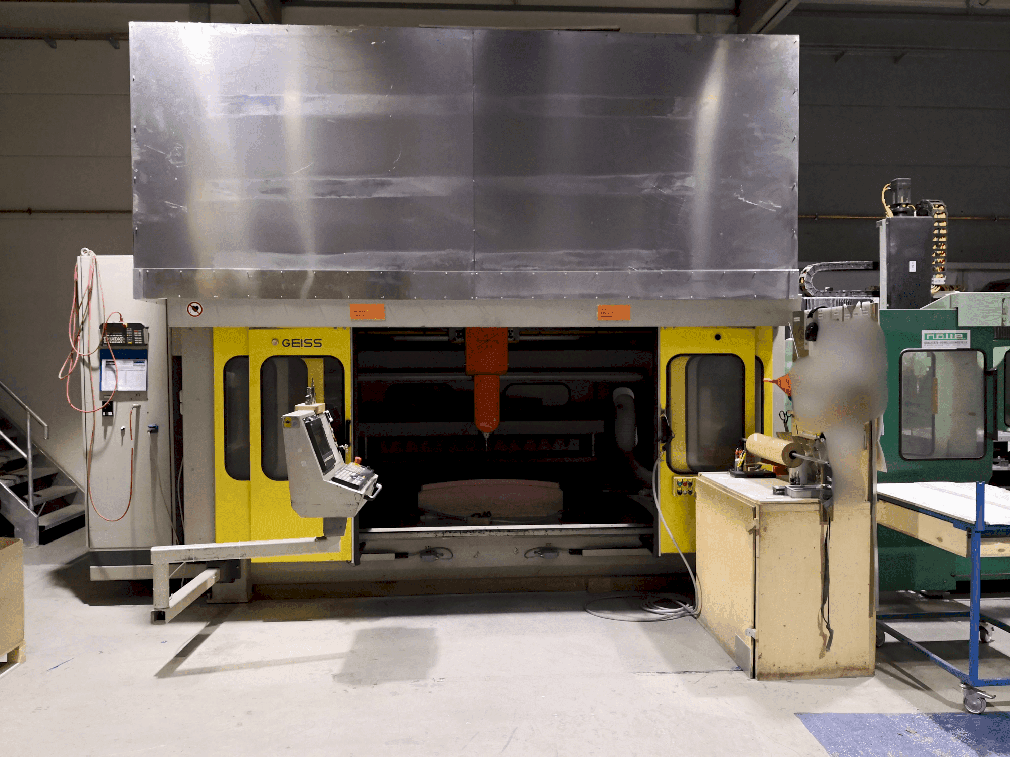 Koneen GEISS FZ 2000 x 1000 etunäkymä