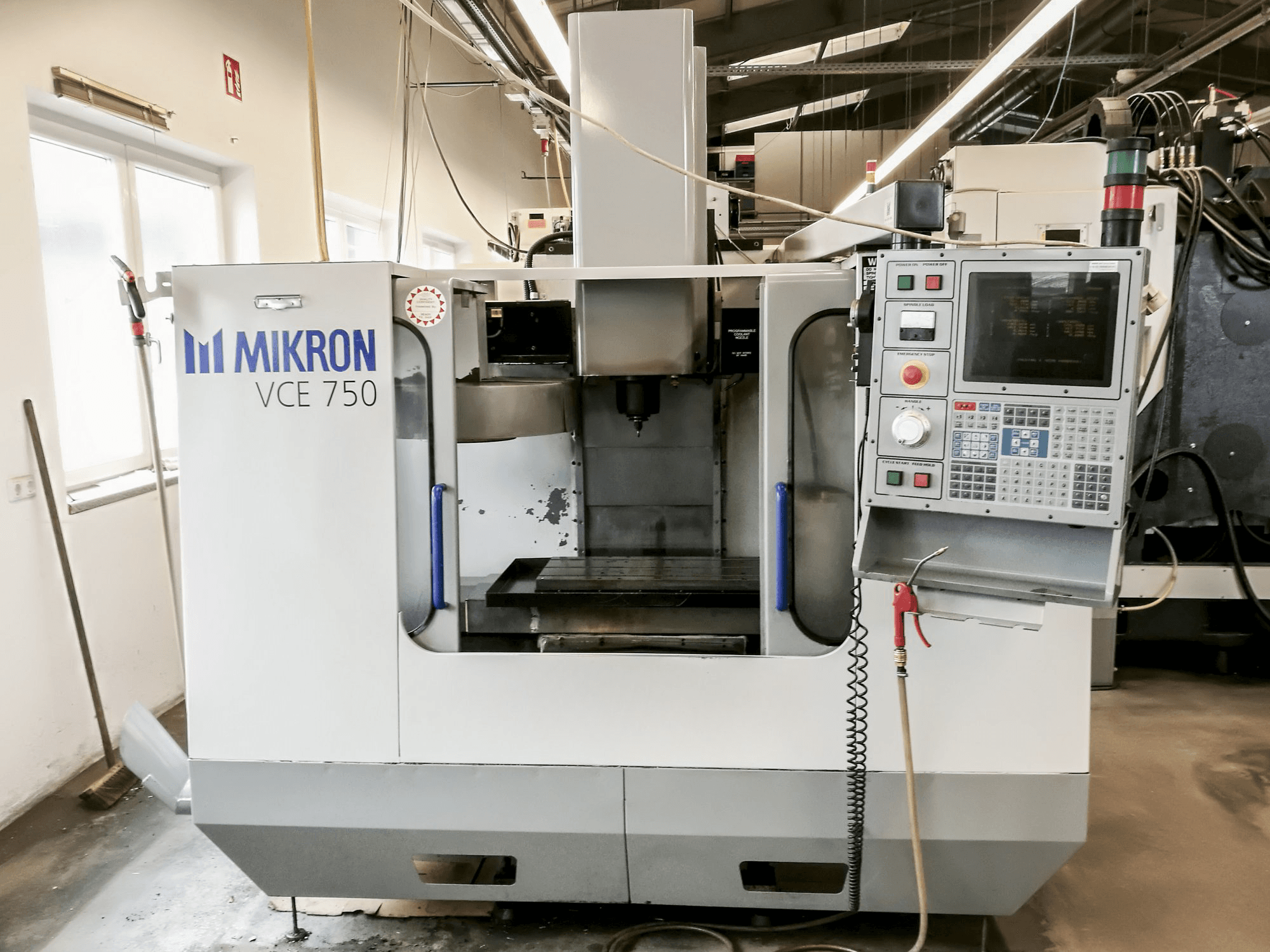 Koneen HAAS etunäkymäVCE 750