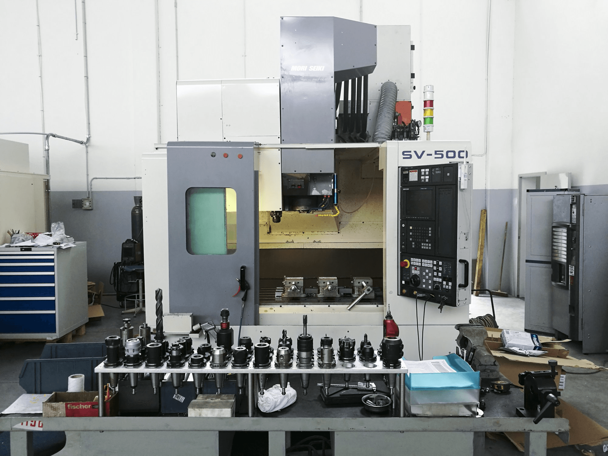 Koneen MORI SEIKI etunäkymäSV-500