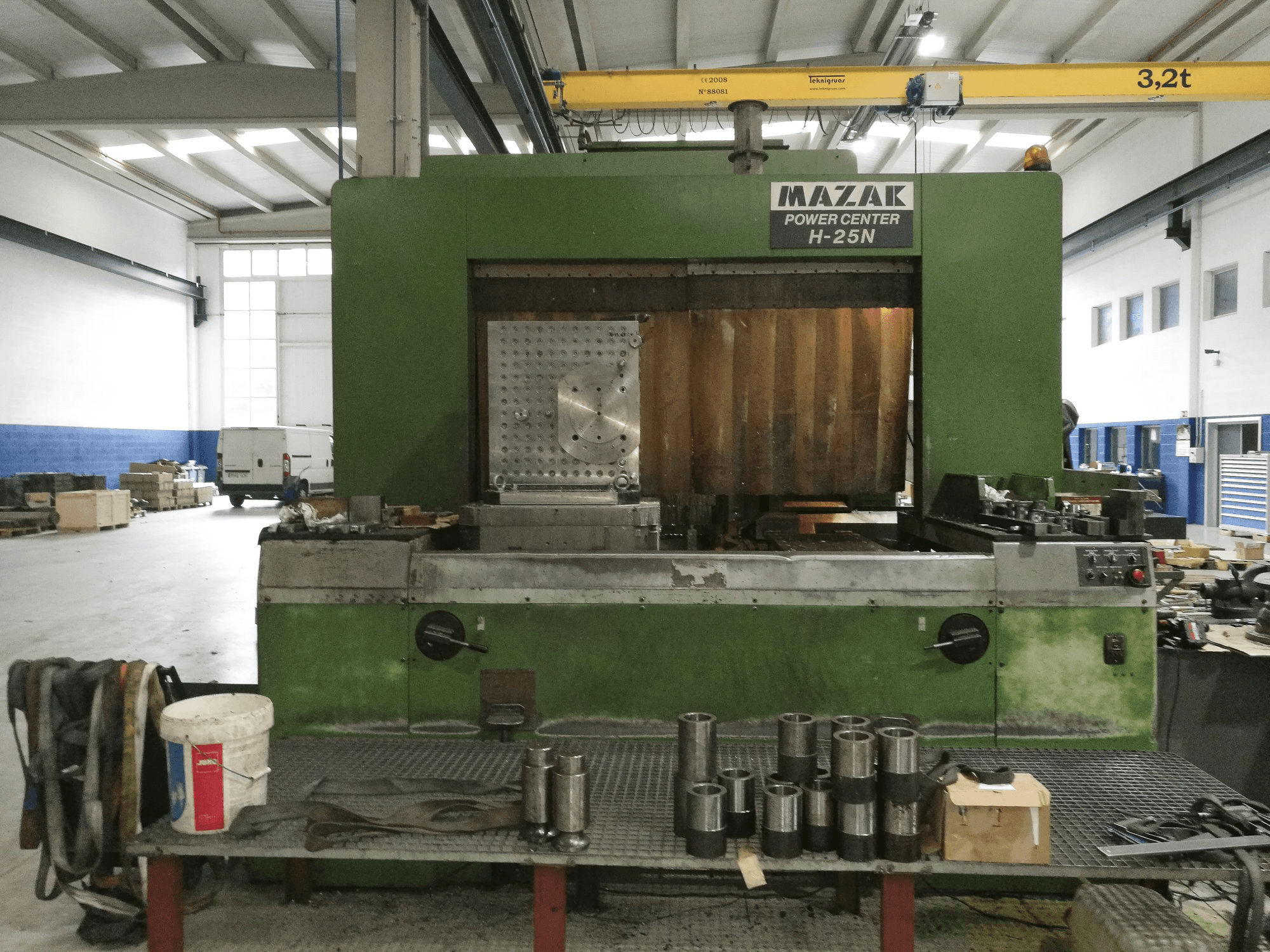 Koneen 1 Mazak työskentelytila H-25N