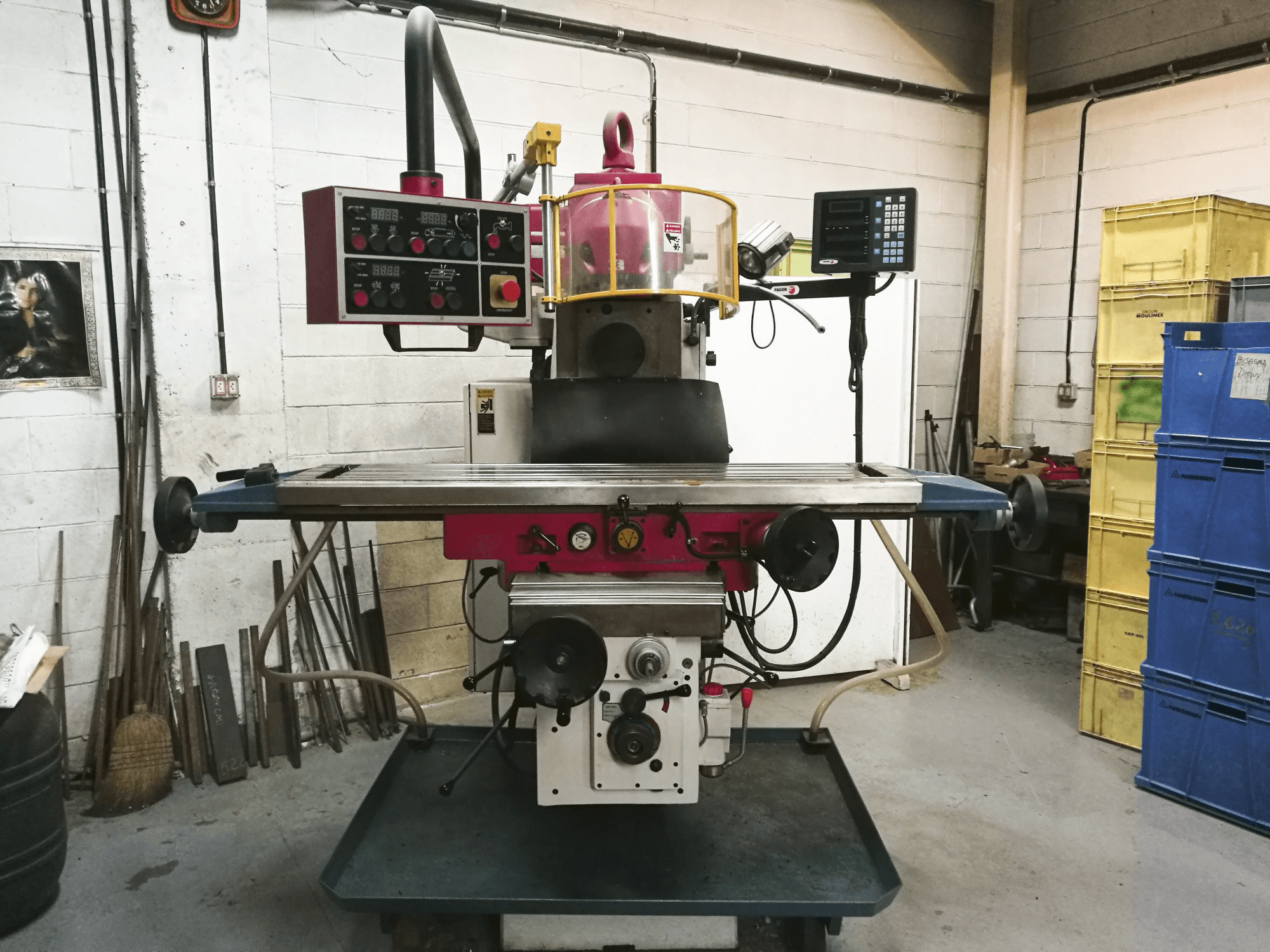 Koneen Lagun etunäkymäFCM 152