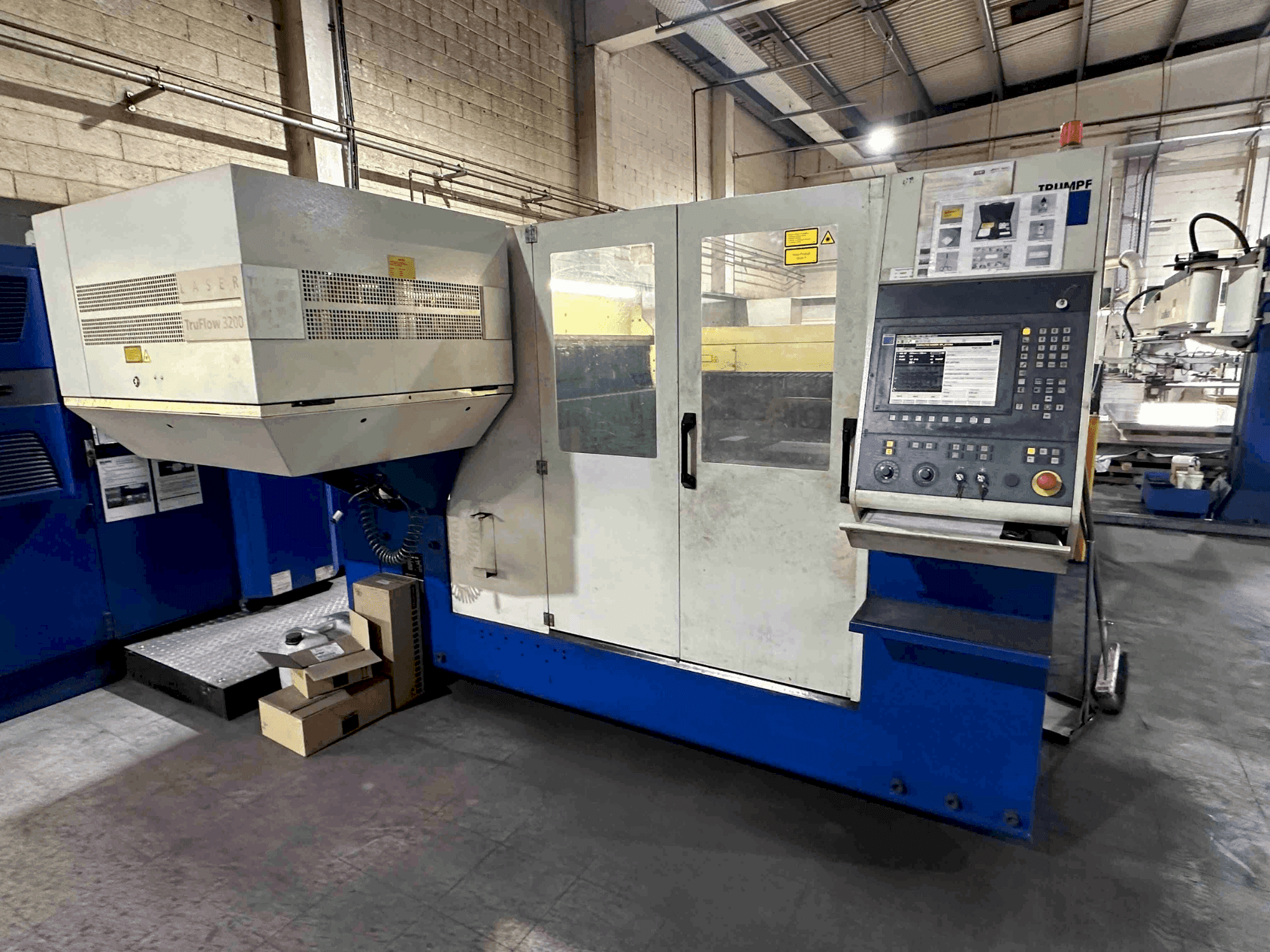 Koneen TRUMPF Trulaser 3030 etunäkymä