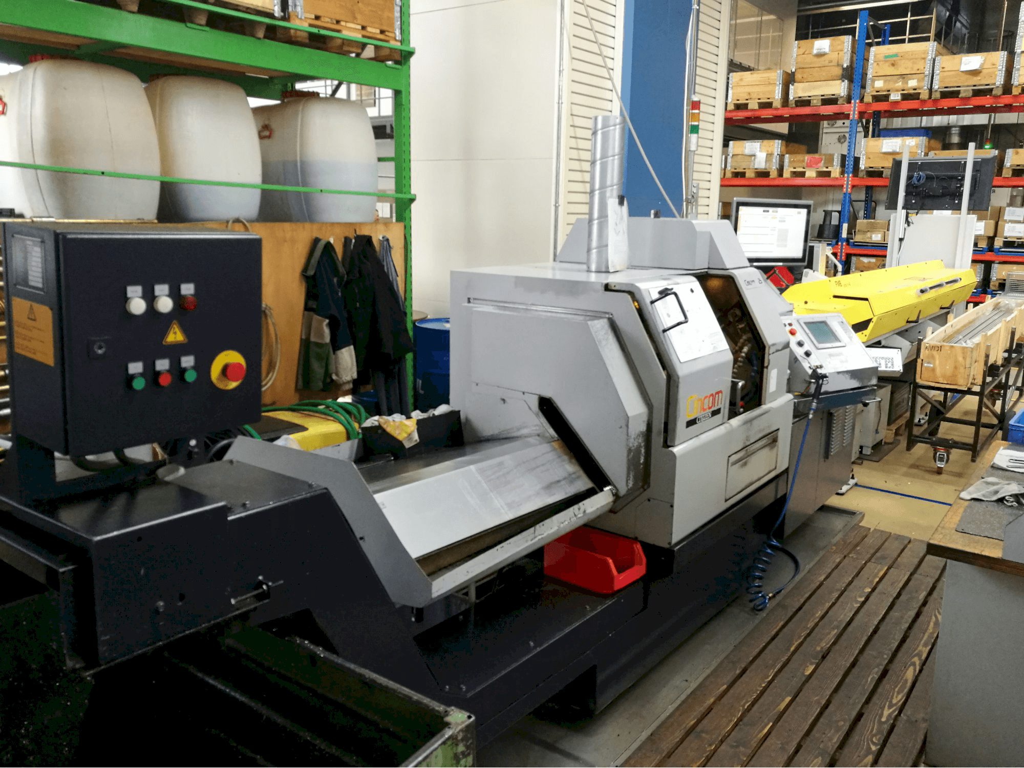 Koneen CITIZEN vasen näkymä Cincom L25