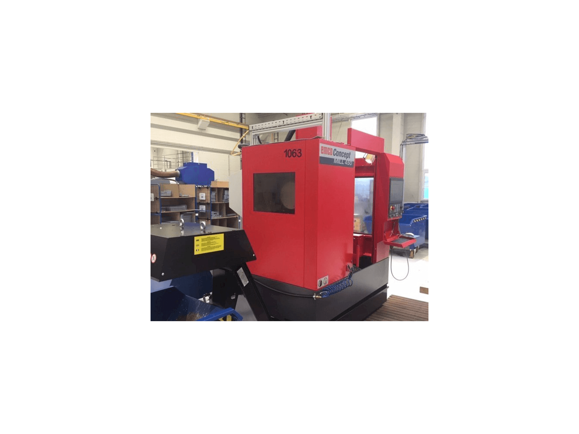 Koneen EMCO Concept Mill 450 etunäkymä