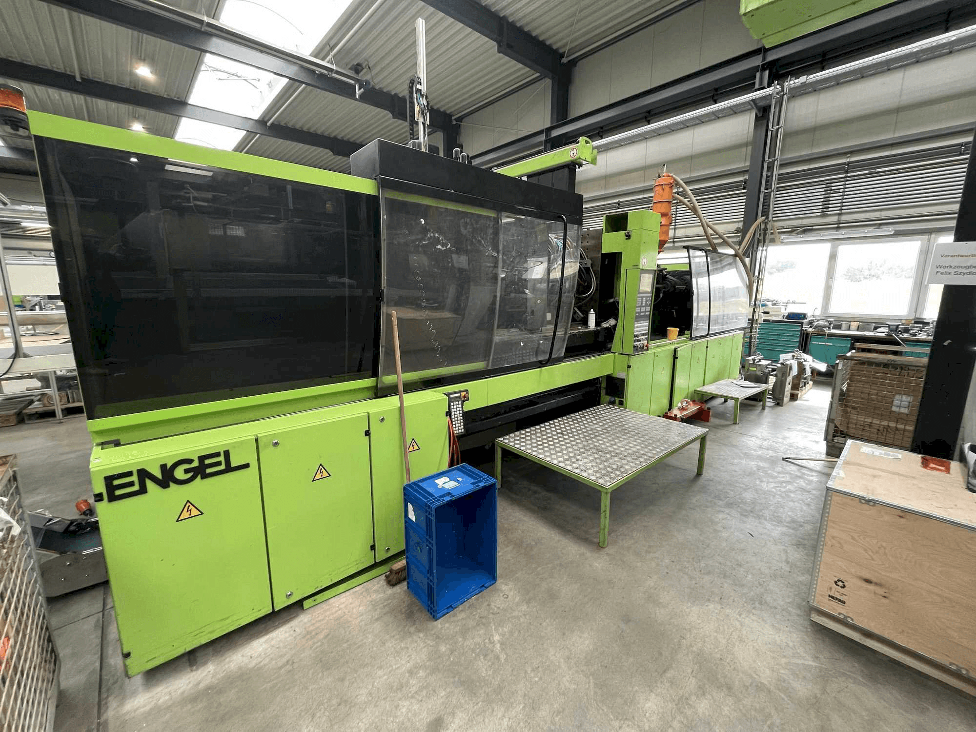 Koneen Engel ES 2550/400 HL-V etunäkymä