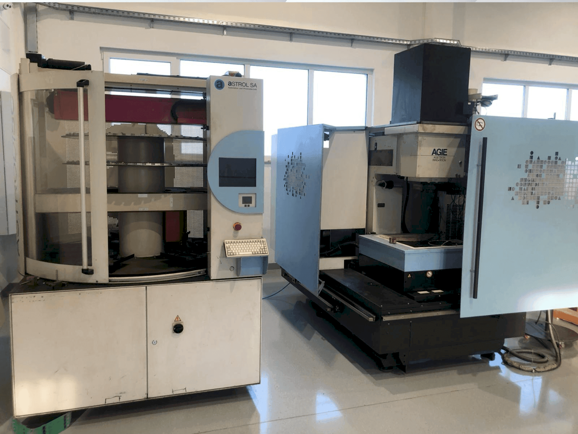 Koneen AGIE AGIETRON Innovation 2 etunäkymä