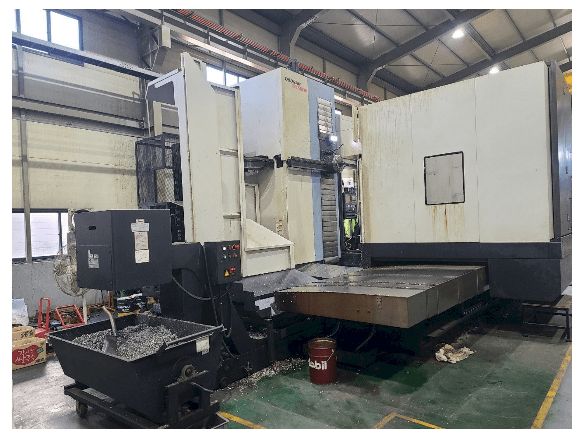 Koneen Doosan DBC250II etunäkymä