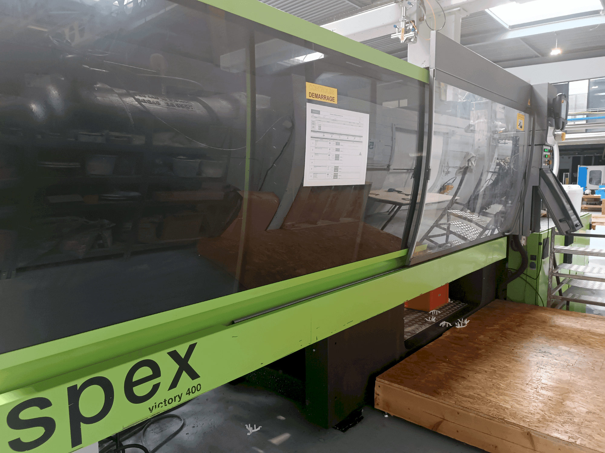 Koneen Engel Victory 1350 400HL Spex etunäkymä