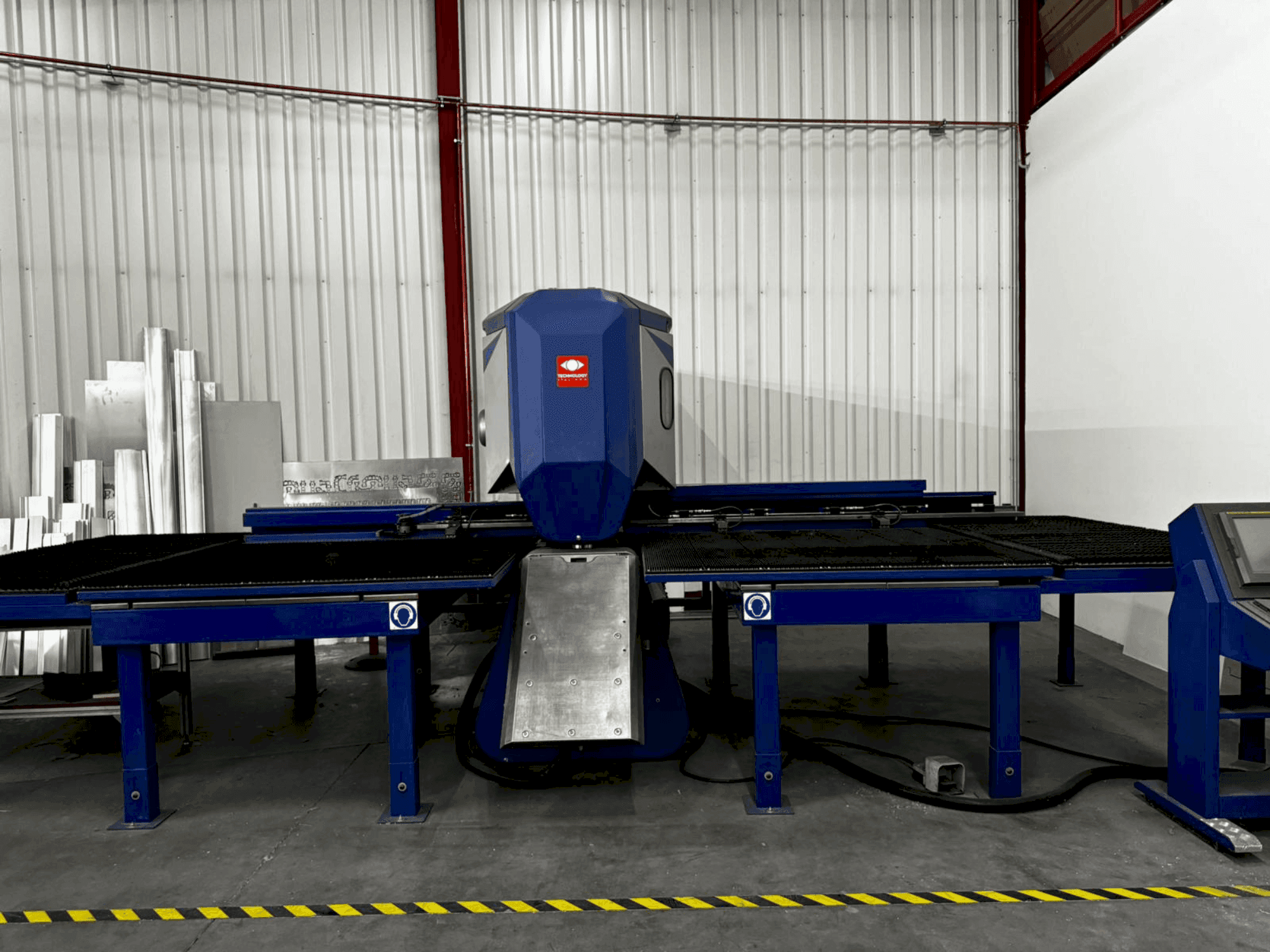 Koneen TECHNOLOGY Tecnotransfer 1500x3000 etunäkymä