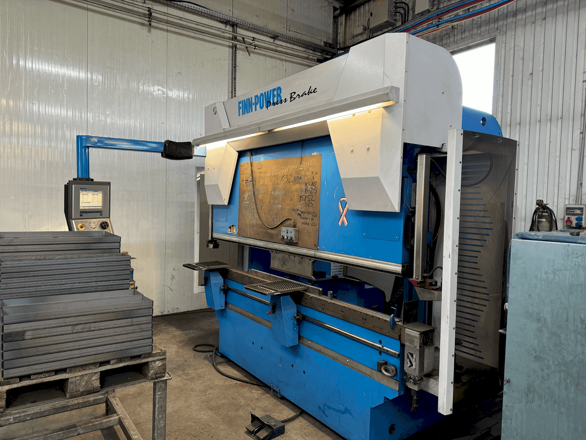 Koneen Finn-Power B80.2550 etunäkymä