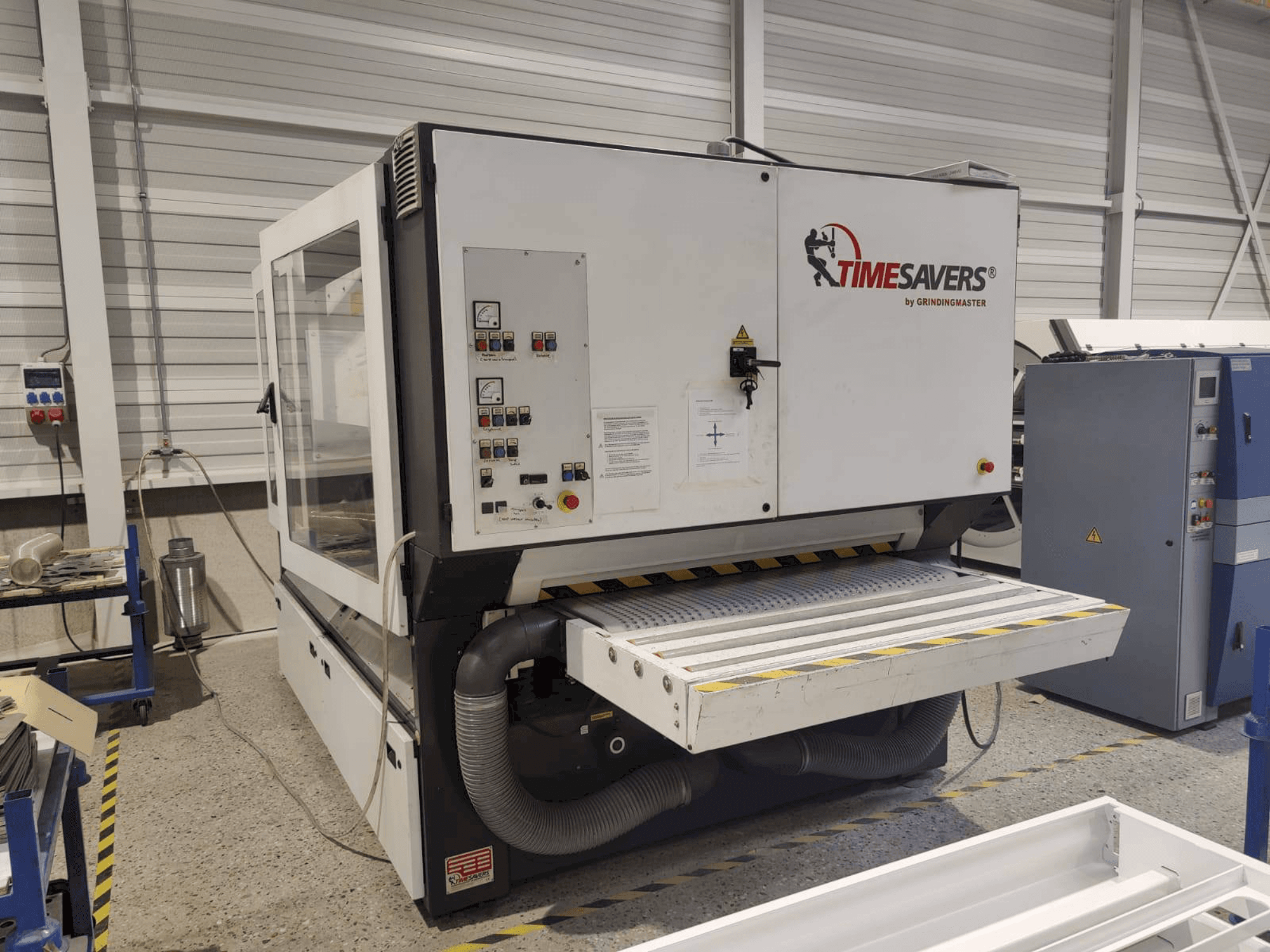 Koneen TIMESAVERS 42-series-1350-WRB etunäkymä