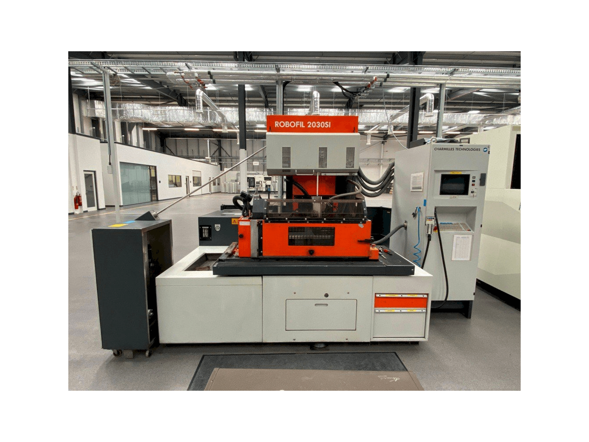 Koneen CHARMILLES ROBOFIL 2030SI etunäkymä