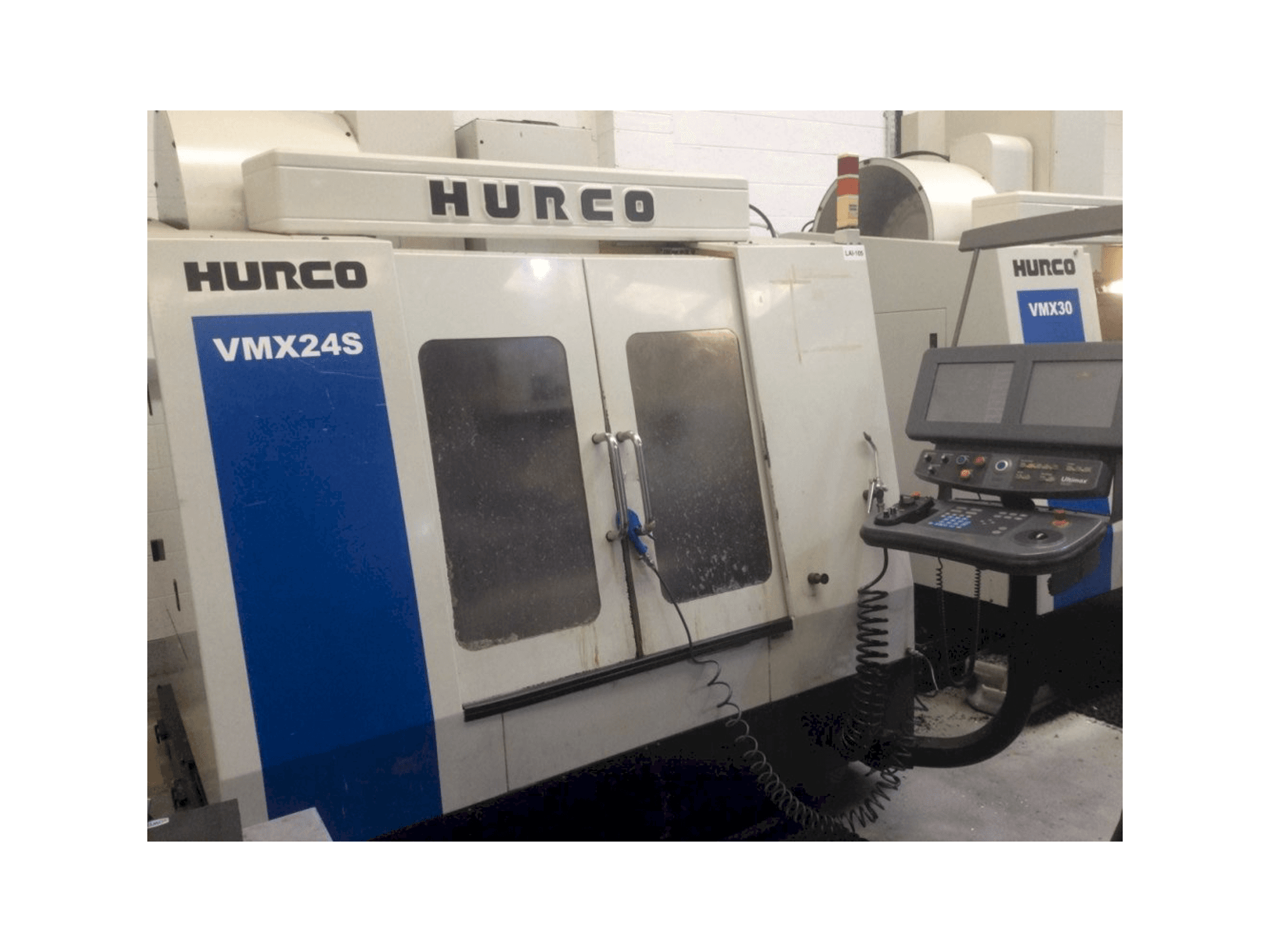 Koneen Hurco VMX24S etunäkymä