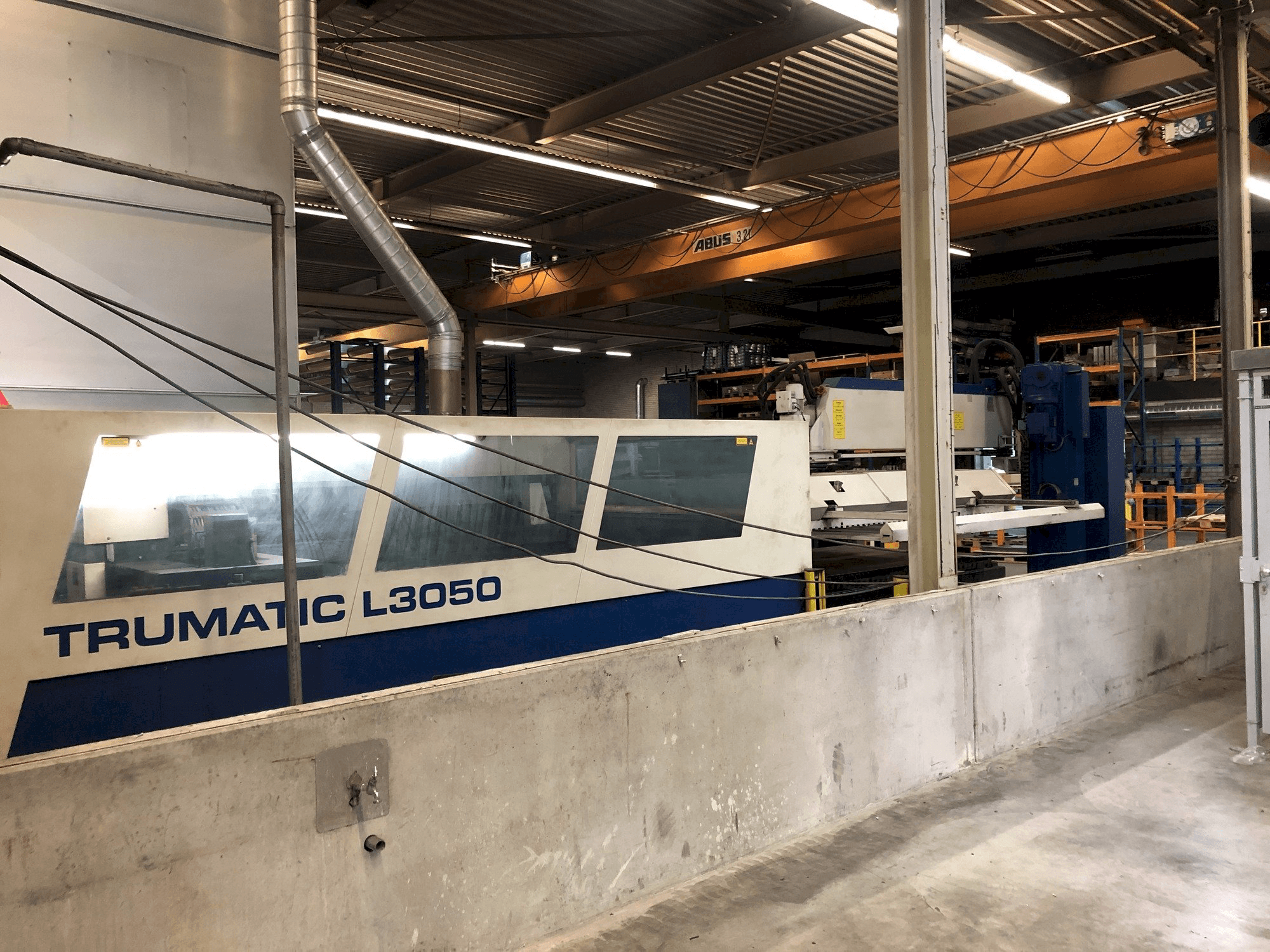 Koneen Trumpf Trumatic 3050 etunäkymä