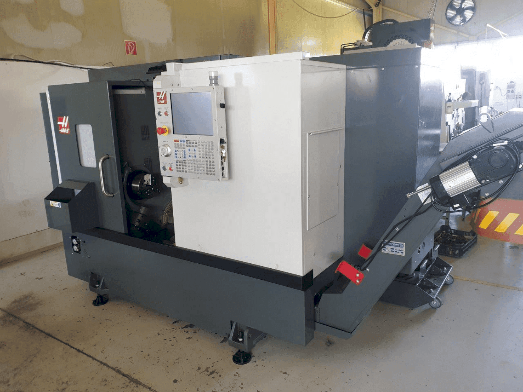 Koneen HAAS ST-20 etunäkymä