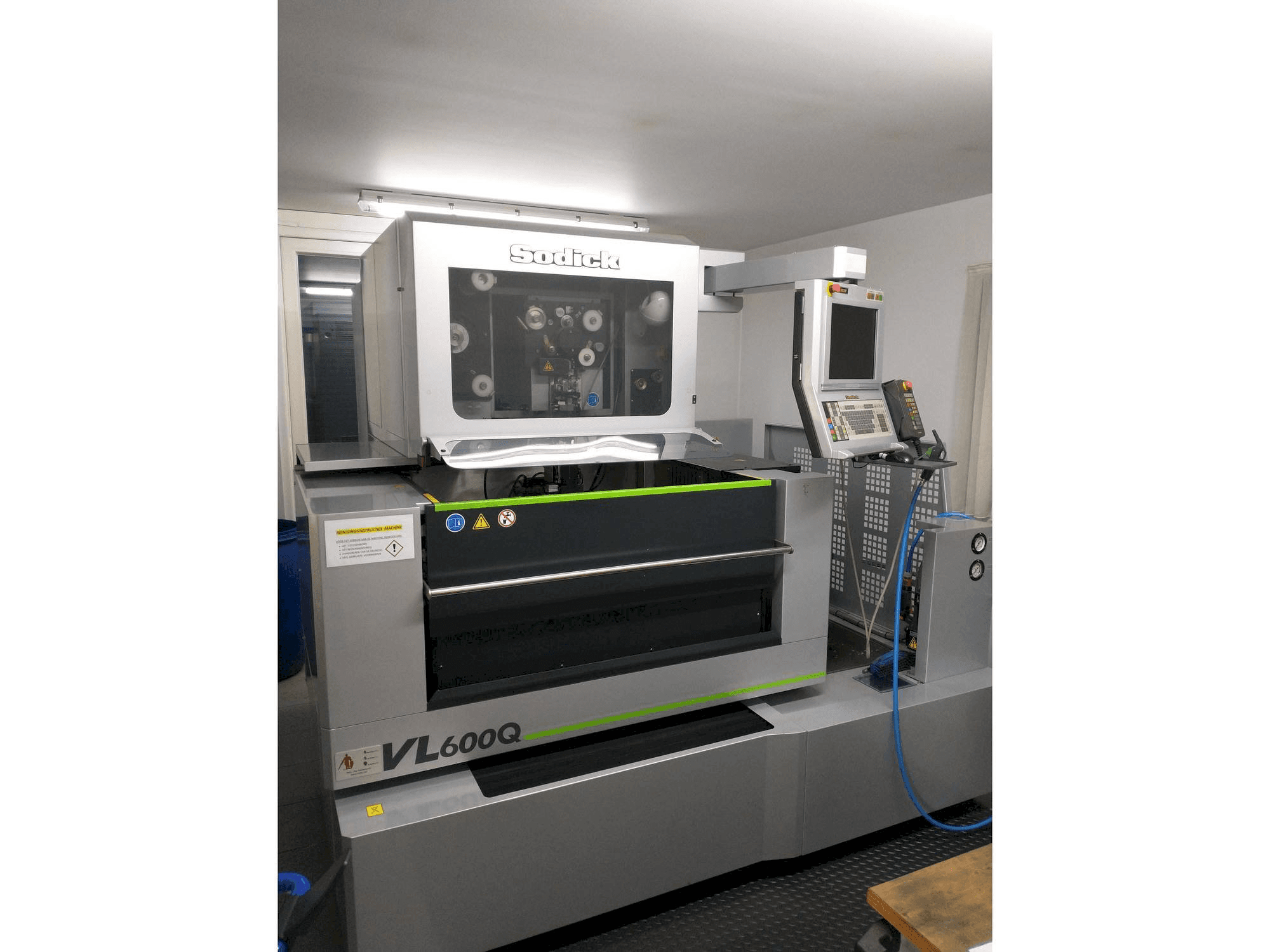 Koneen Sodick VL600Q etunäkymä