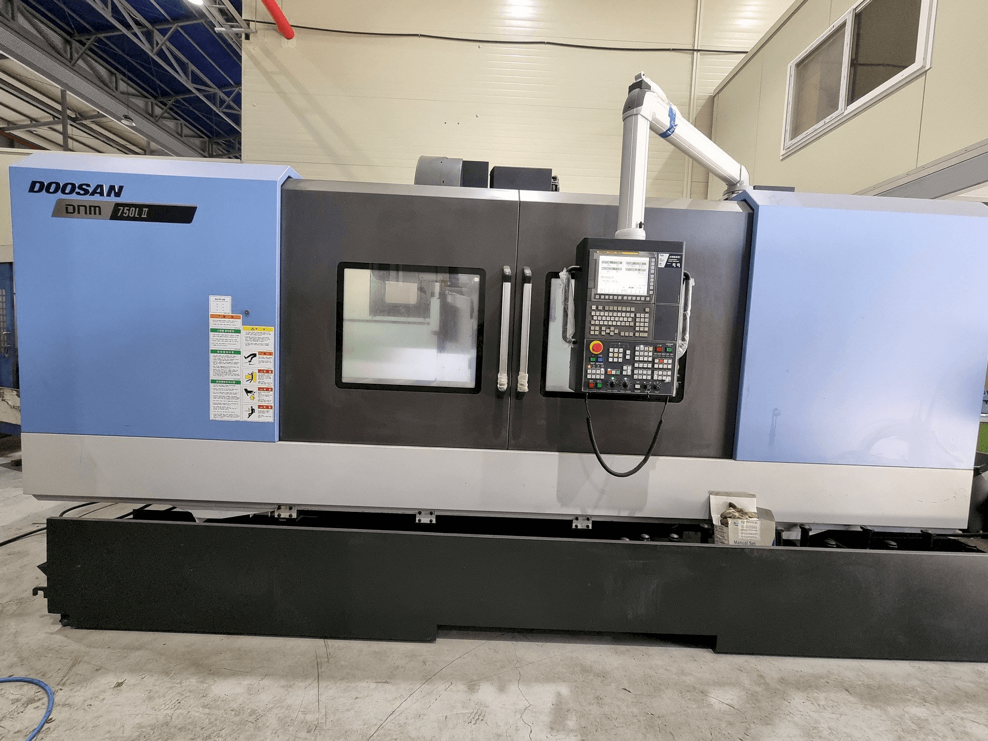 Koneen Doosan DNM 750L II etunäkymä