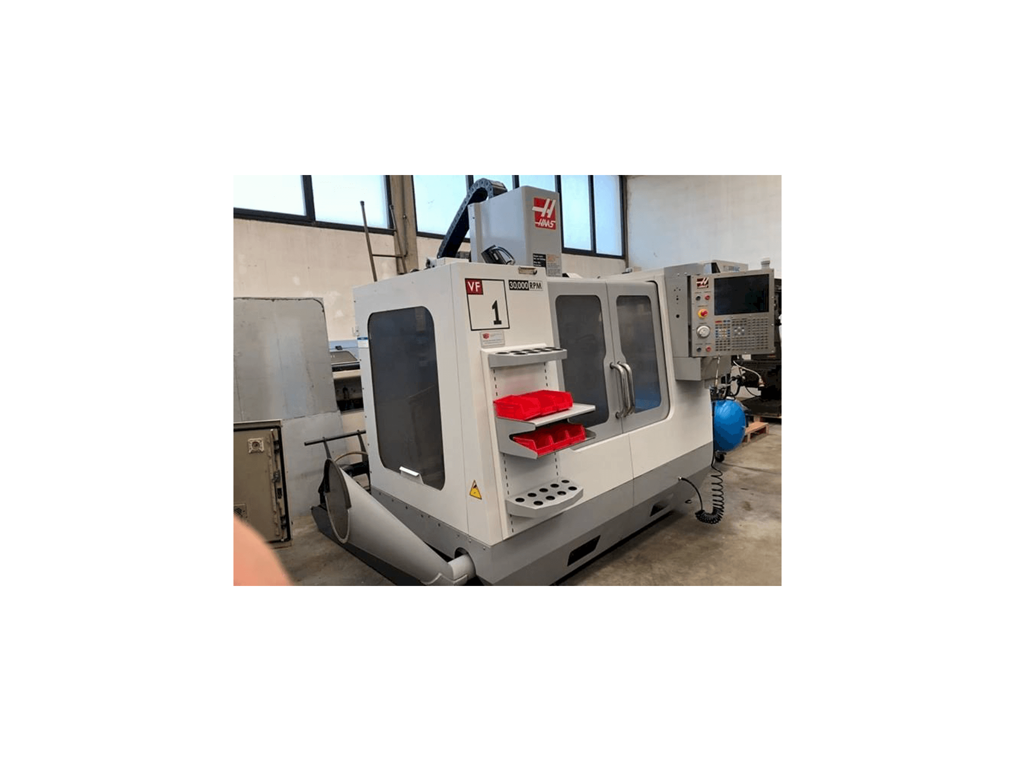 Koneen HAAS VF1 SS etunäkymä