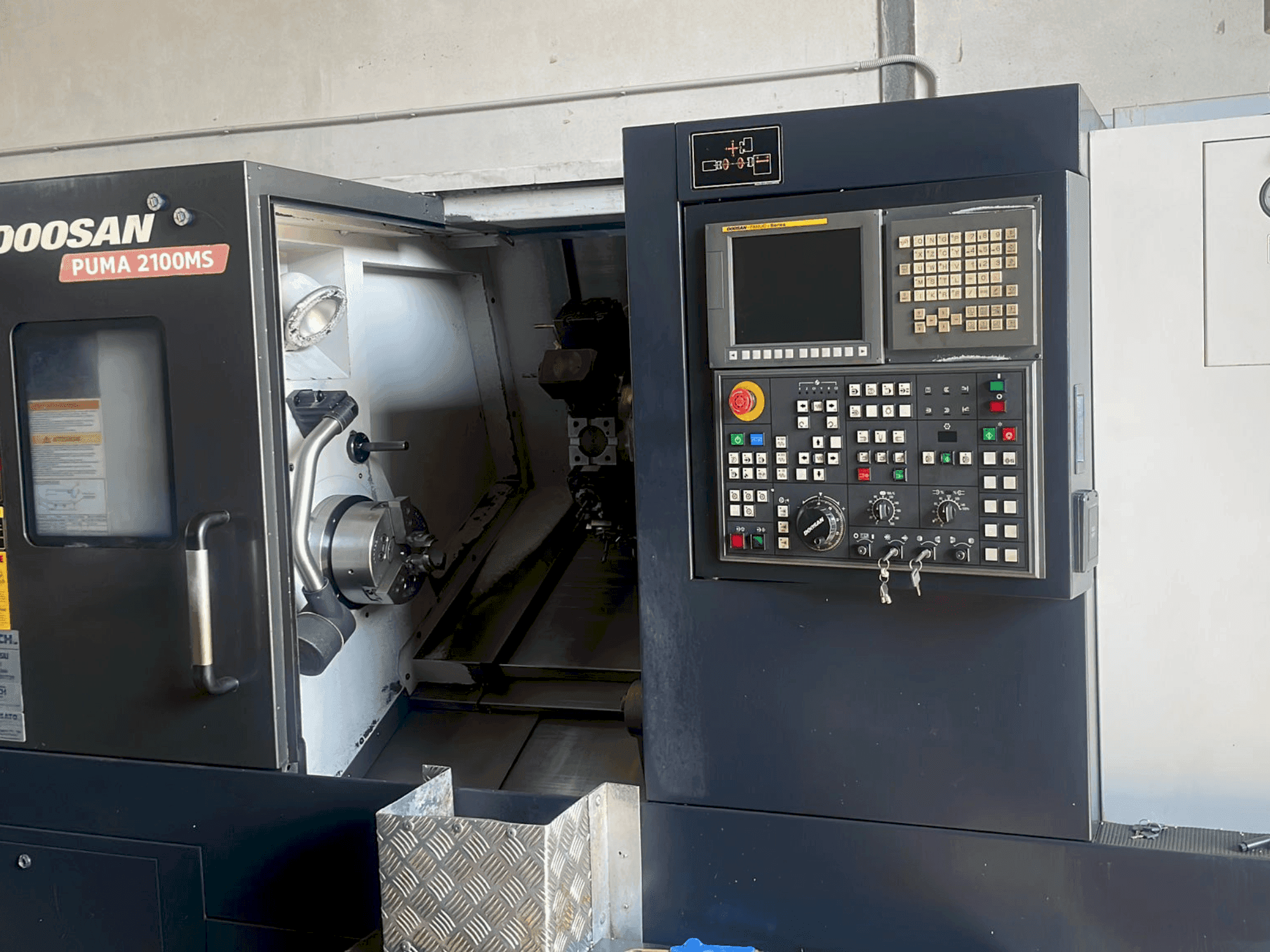 Koneen DOOSAN PUMA 2100MS etunäkymä
