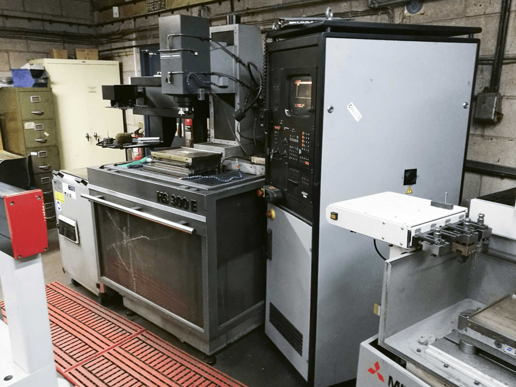 Koneen INGERSOLL HANSEN vasen näkymä HS 300 E