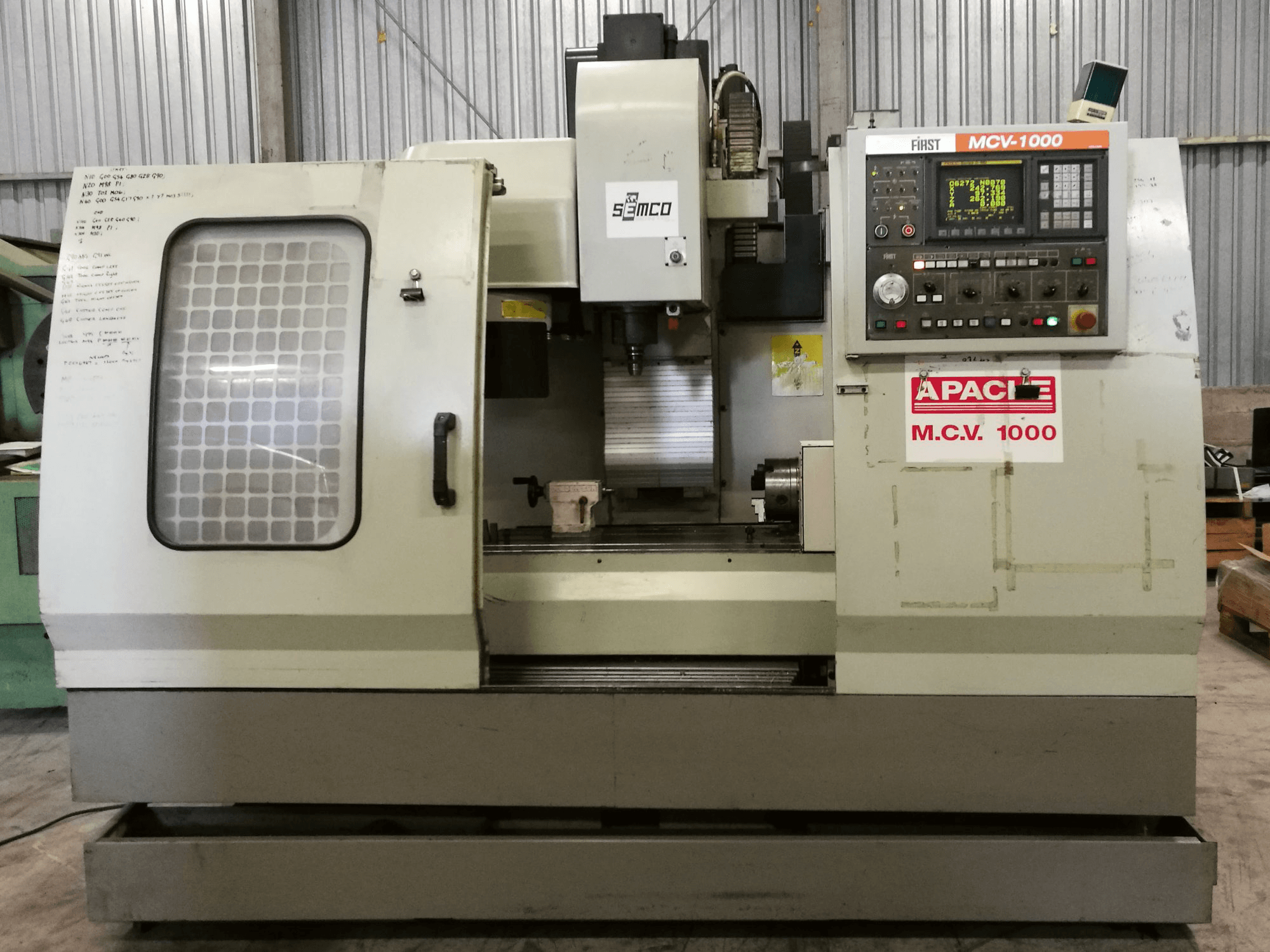 Koneen FIRST etunäkymä MCV-1000