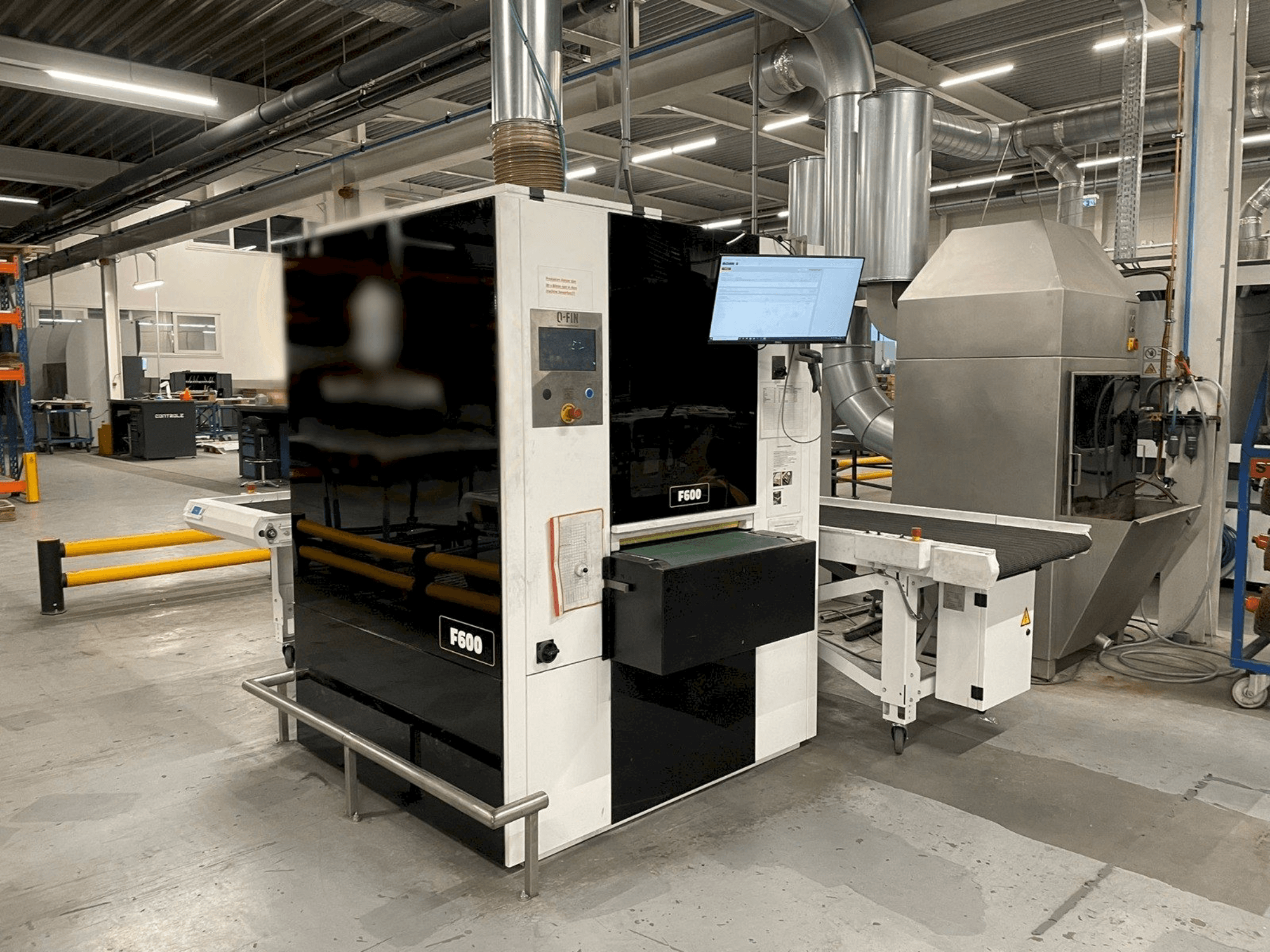 Koneen Q-FIN F600 etunäkymä