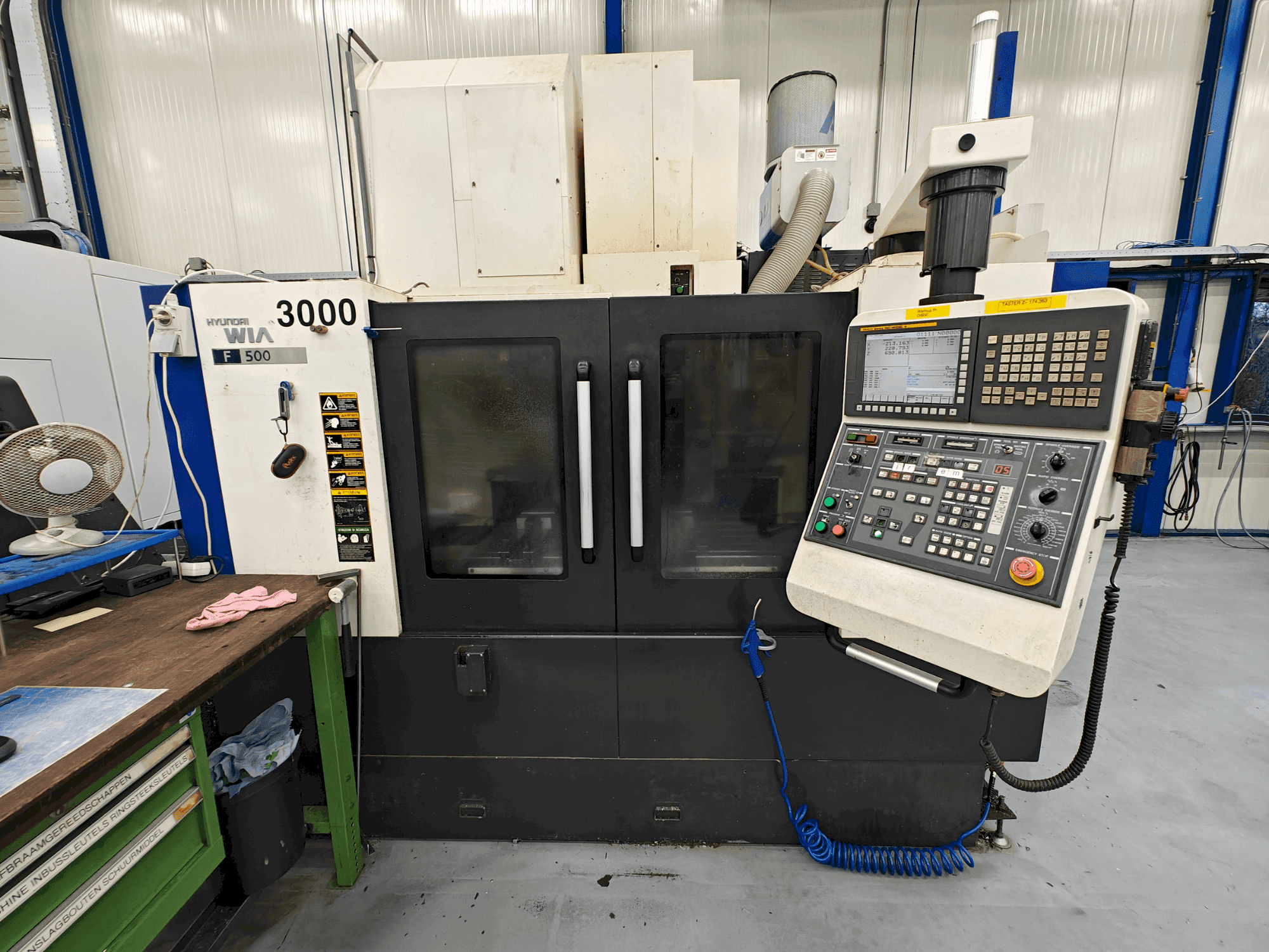 Koneen Hyundai Wia F500 etunäkymä