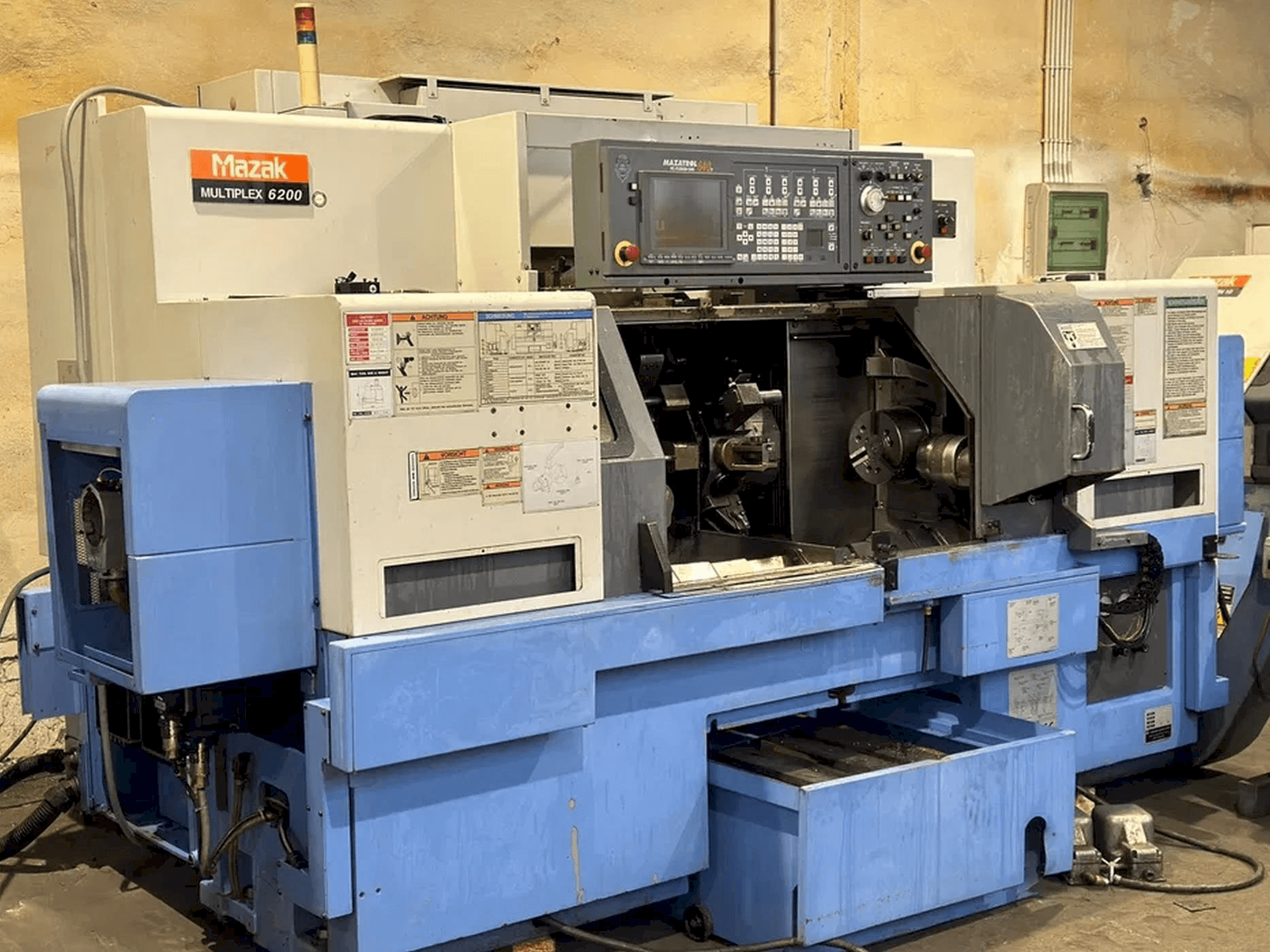 Koneen Mazak Multiplex 6200 etunäkymä