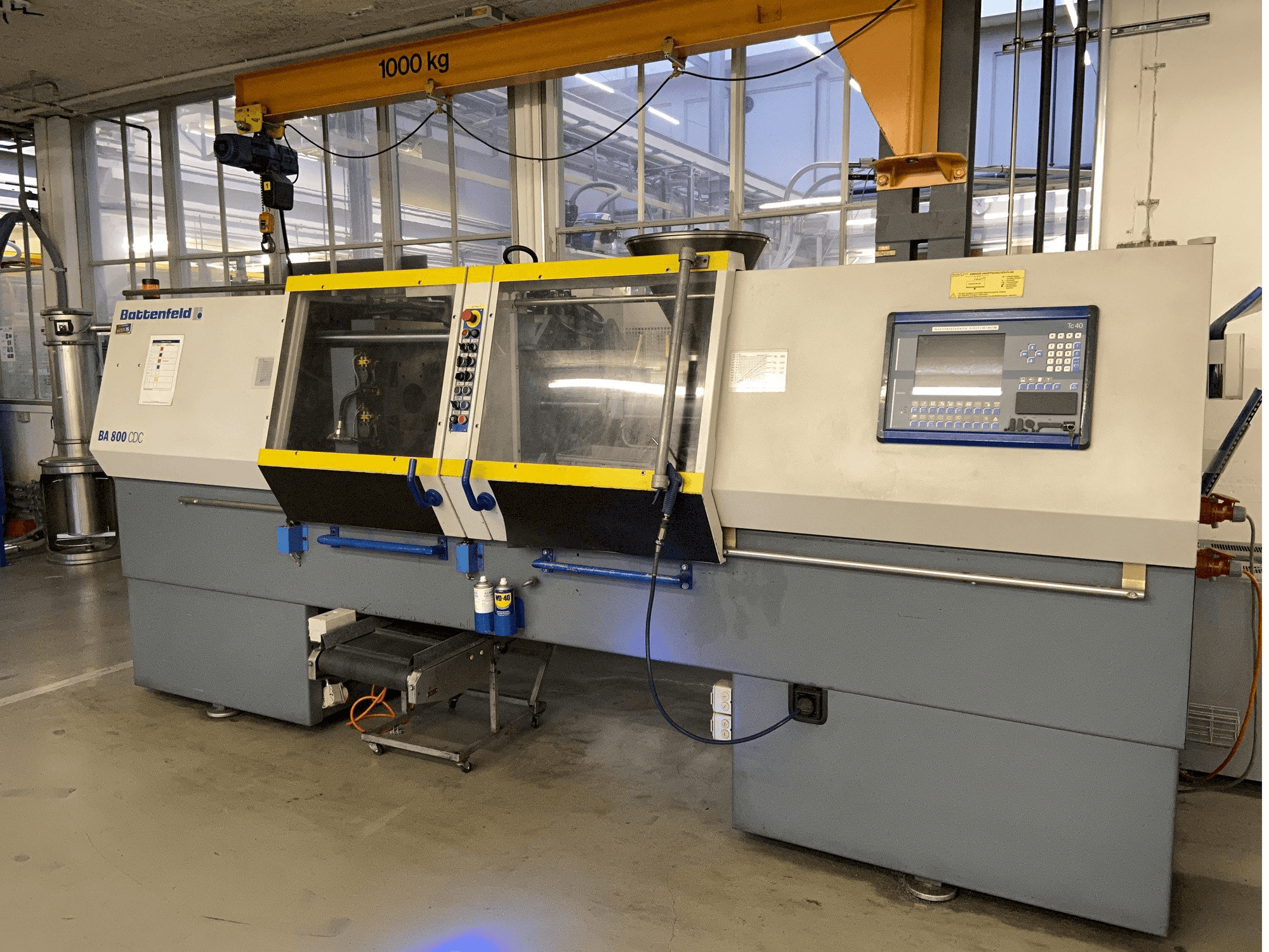 Koneen Battenfeld BA 800/125 CDC etunäkymä