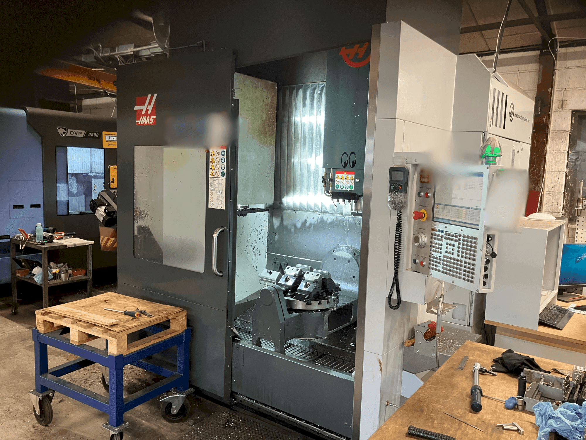 Koneen HAAS UMC-750 etunäkymä