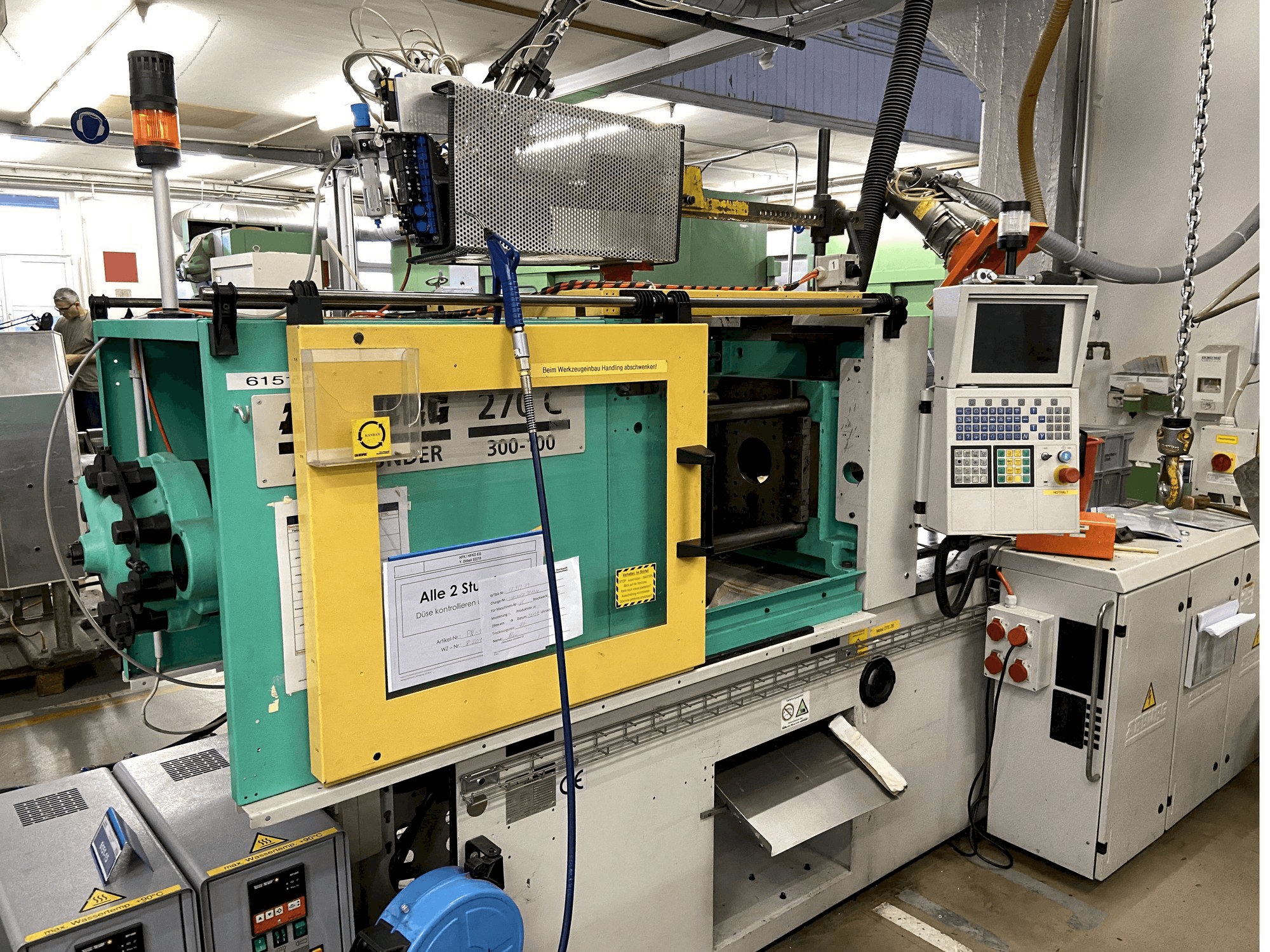 Koneen Arburg ALLROUNDER 270 C 300 - 100 etunäkymä