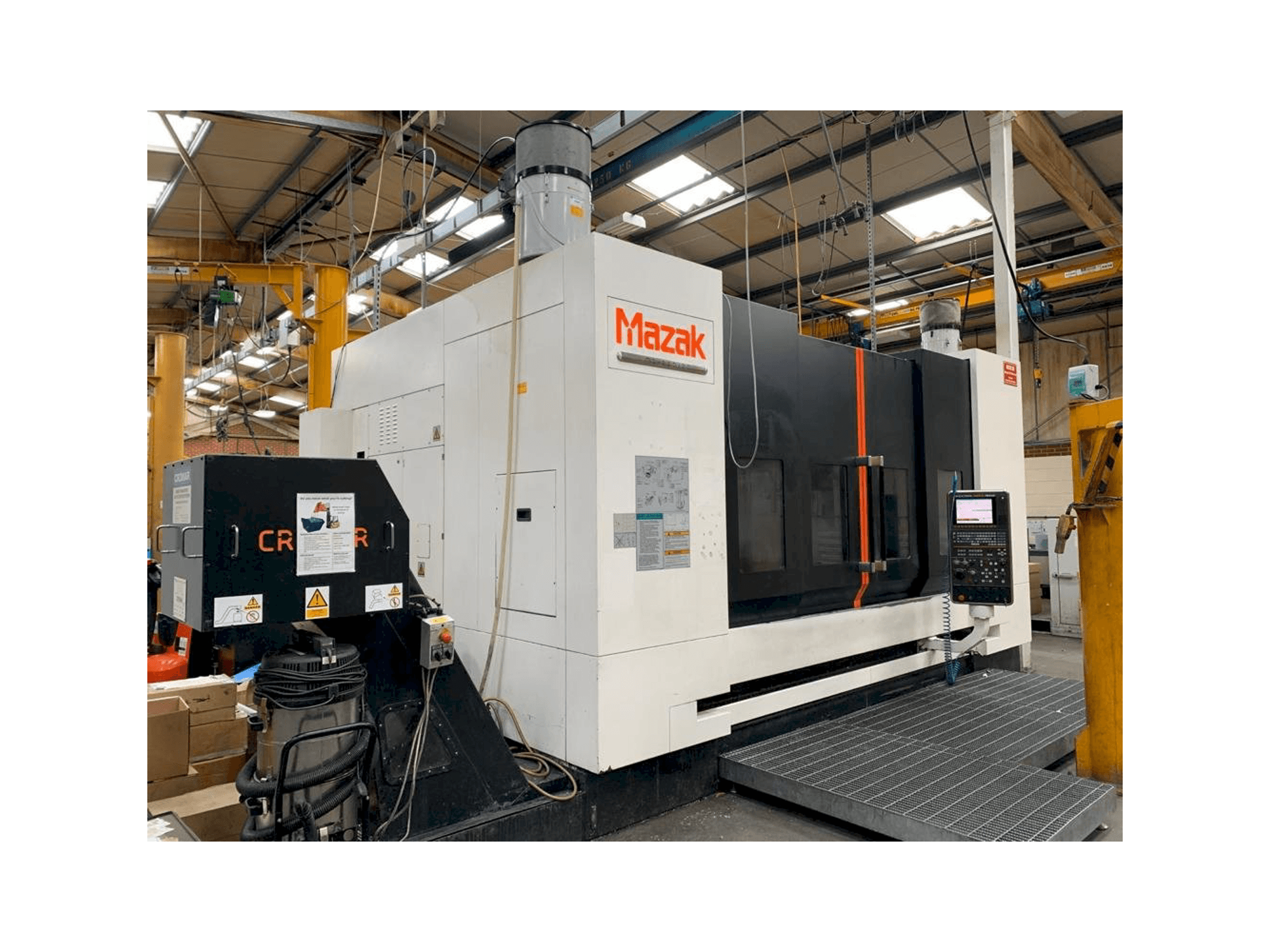 Koneen Mazak VTC-820/30 etunäkymä