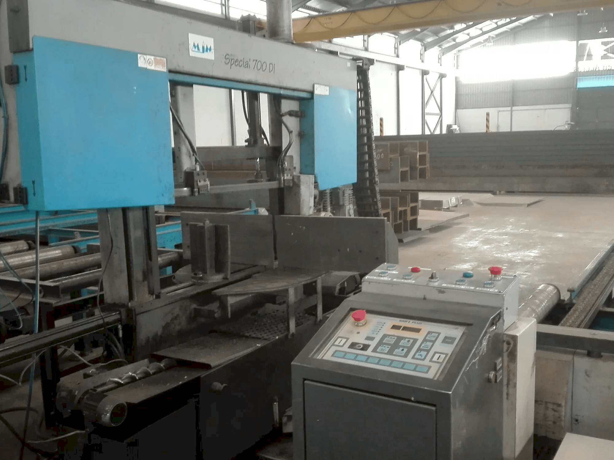 Koneen Macc Special 700 DI etunäkymä