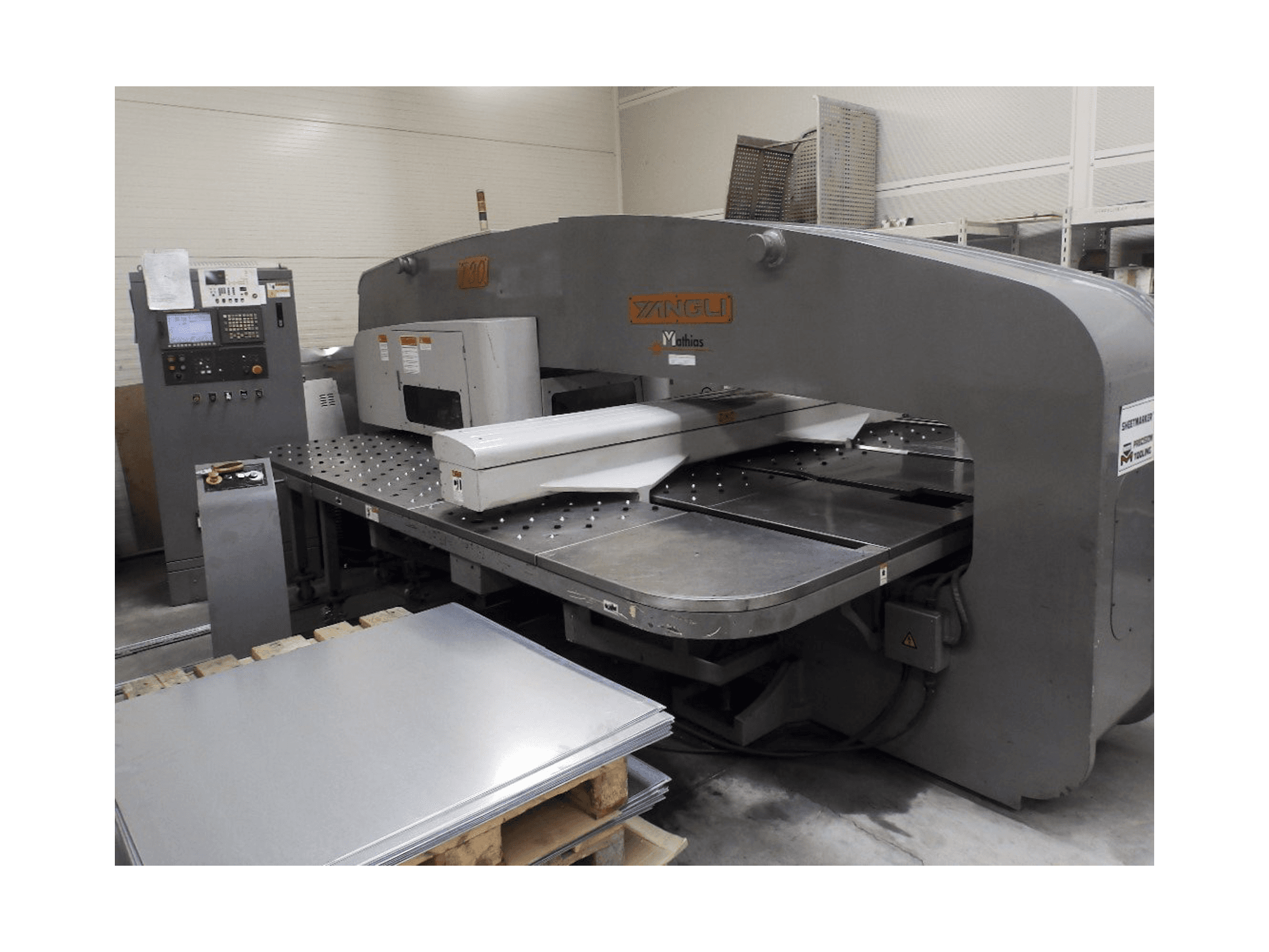 Koneen Yangli vasen näkymäT30