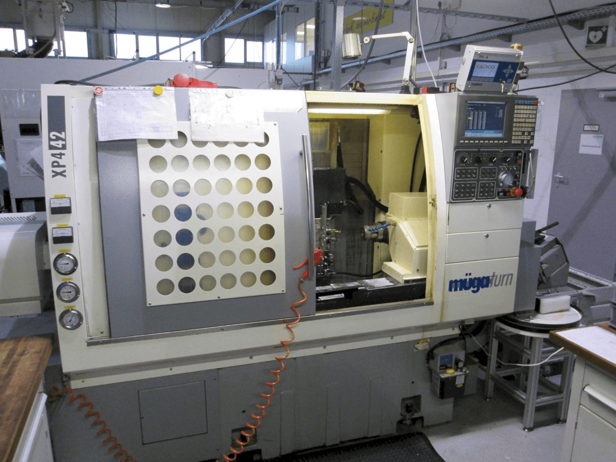 Koneen Muga XP4 42SM etunäkymä