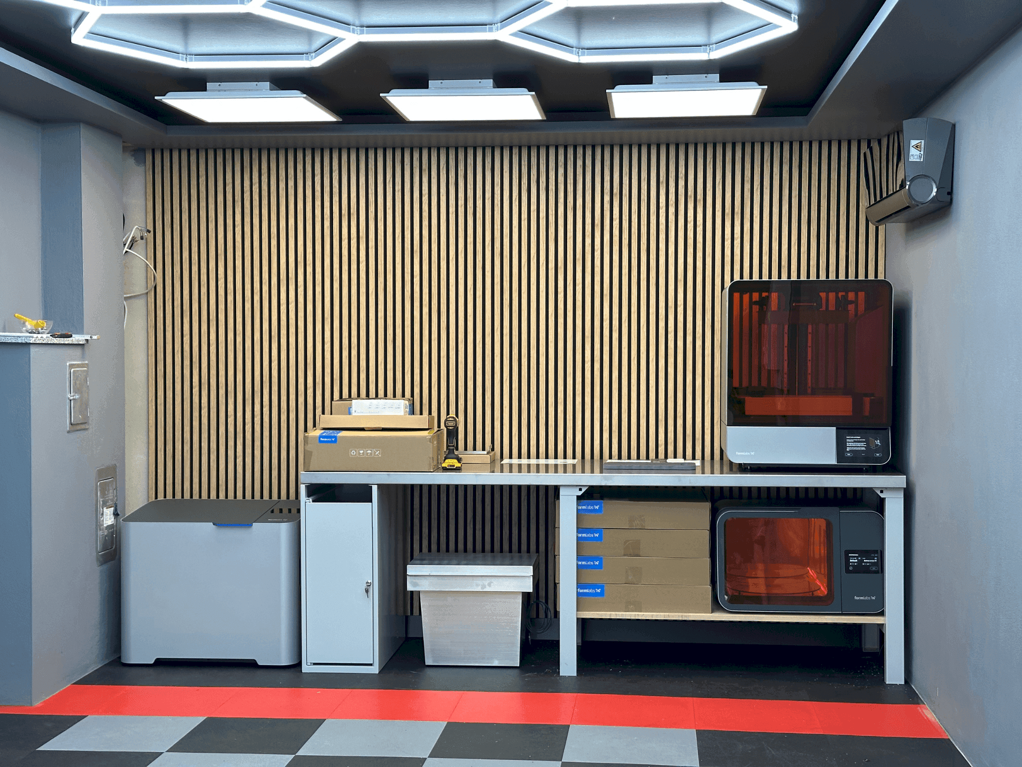 Koneen FORMLABS 4L etunäkymä