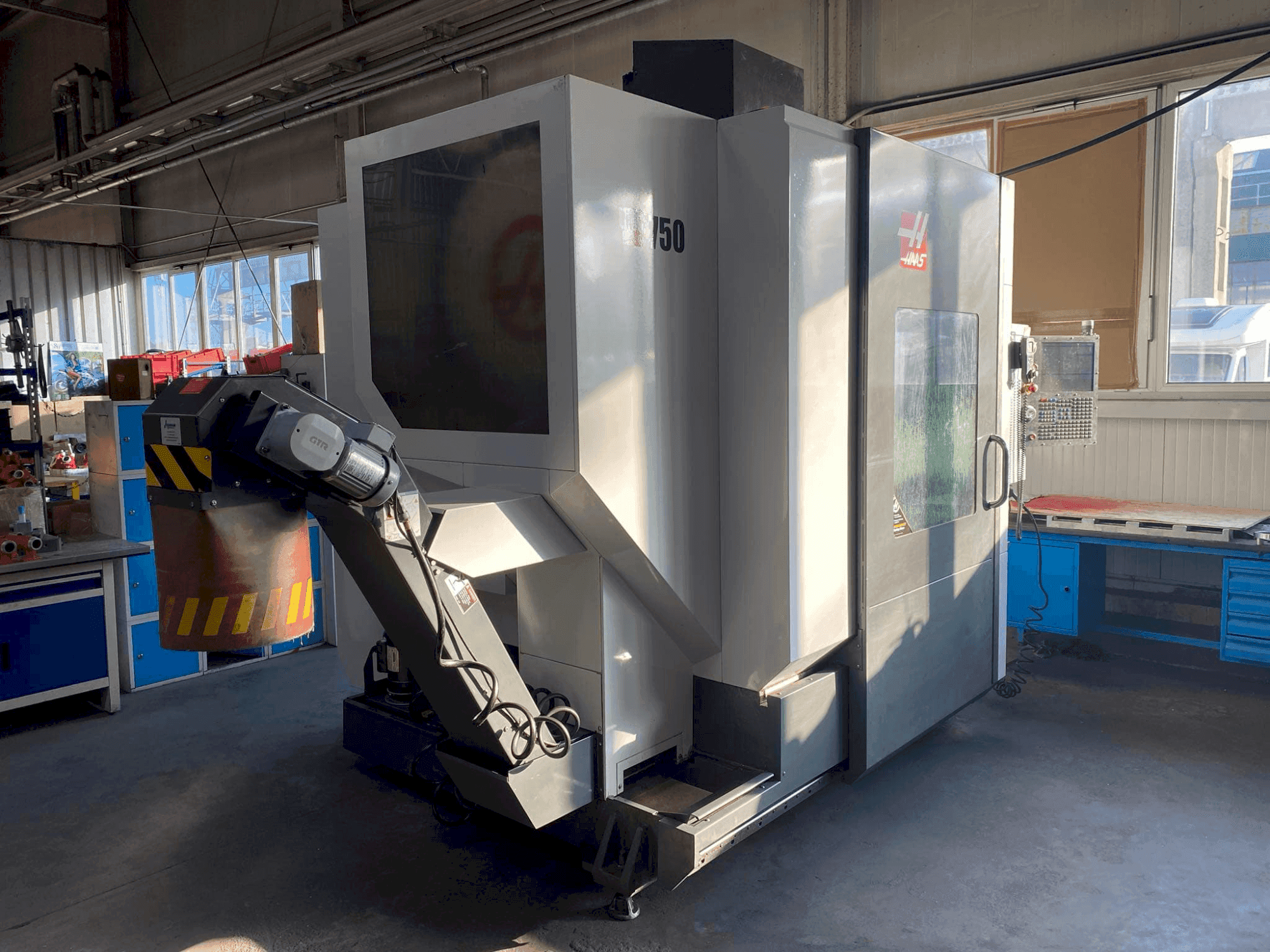Koneen HAAS UMC-750 etunäkymä